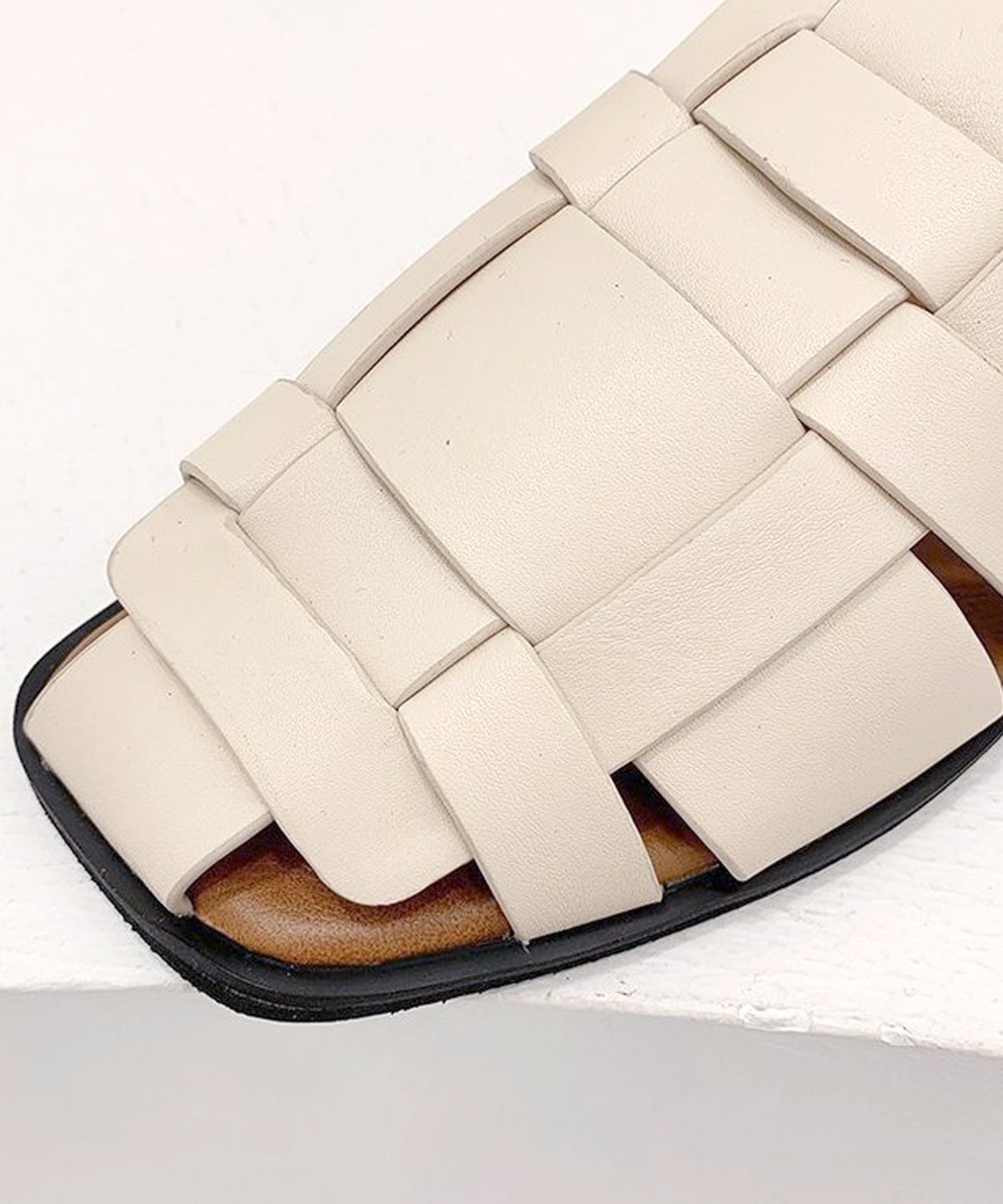 編み込みスリッパサンダル