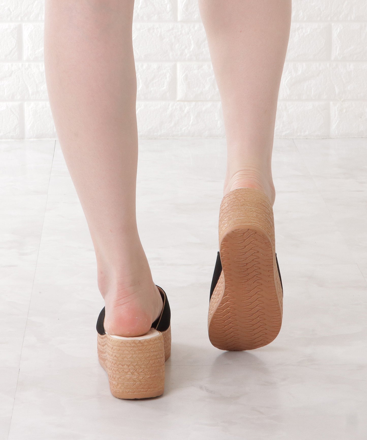 スエード調スリット厚底サンダル