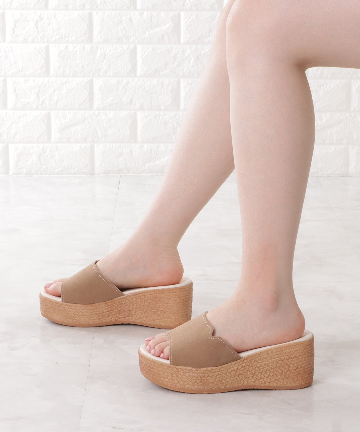 スエード調スリット厚底サンダル