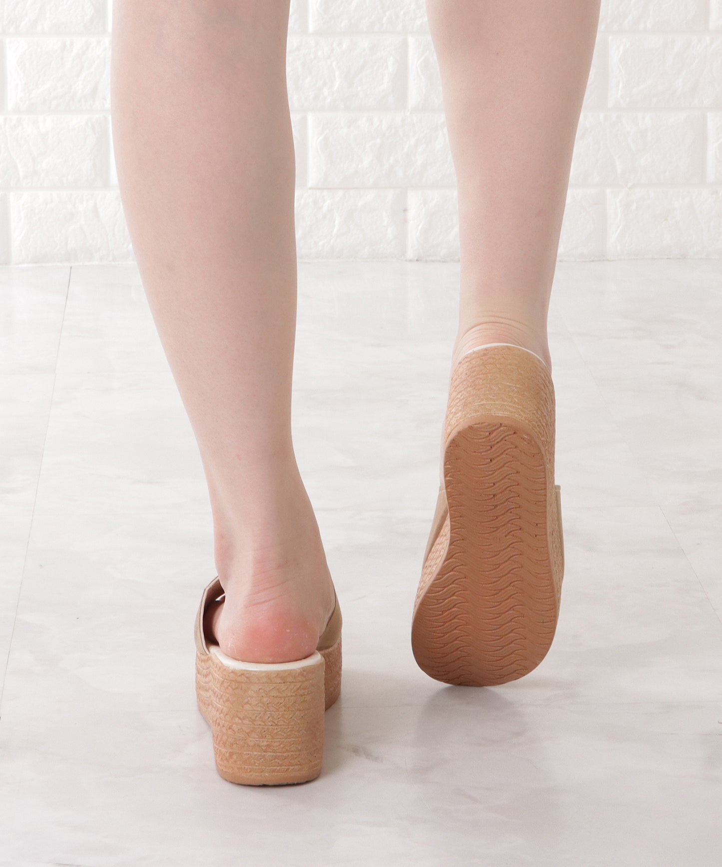 スエード調スリット厚底サンダル