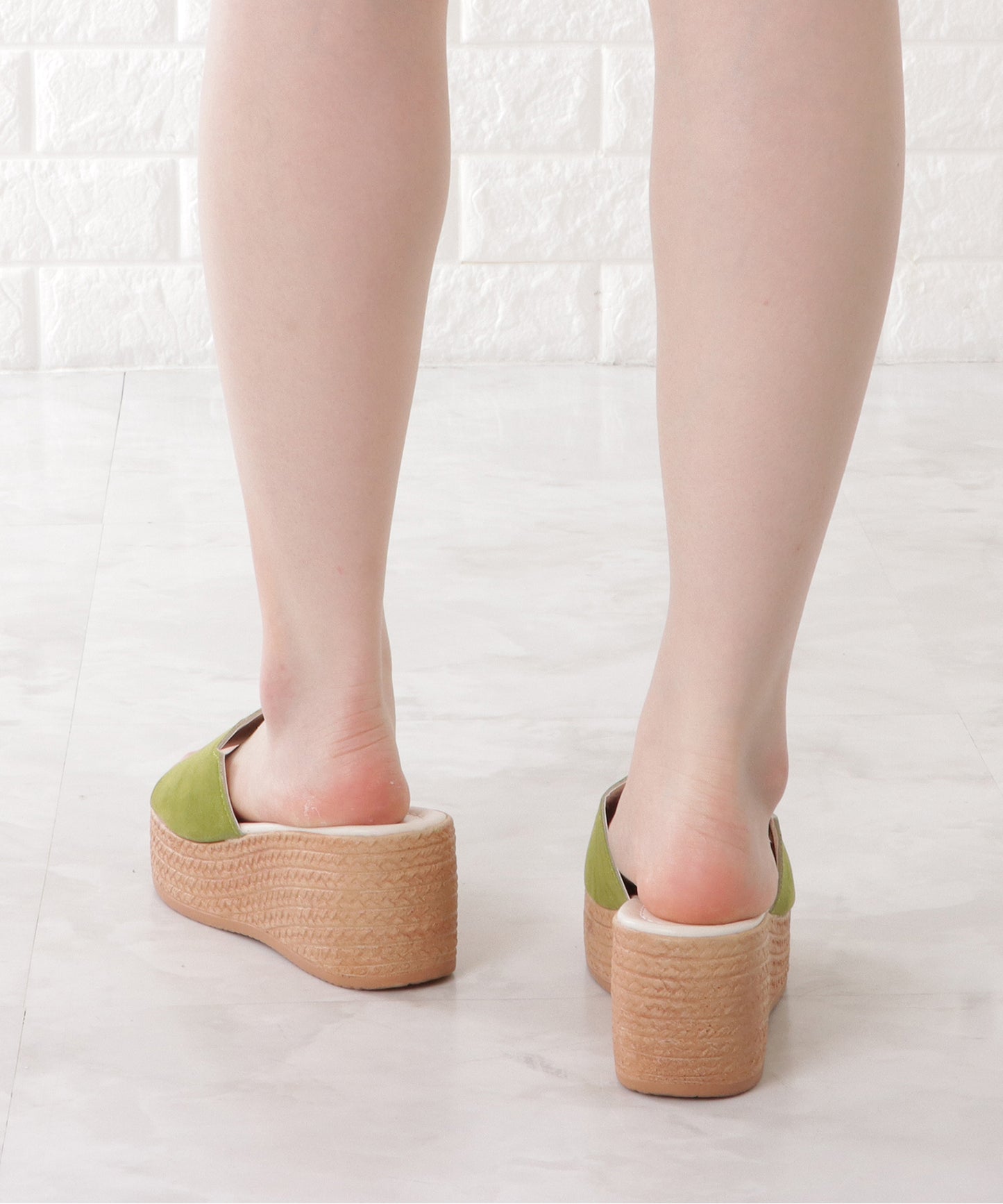 スエード調スリット厚底サンダル