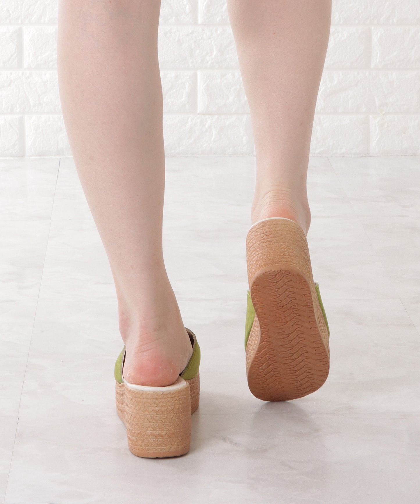 スエード調スリット厚底サンダル