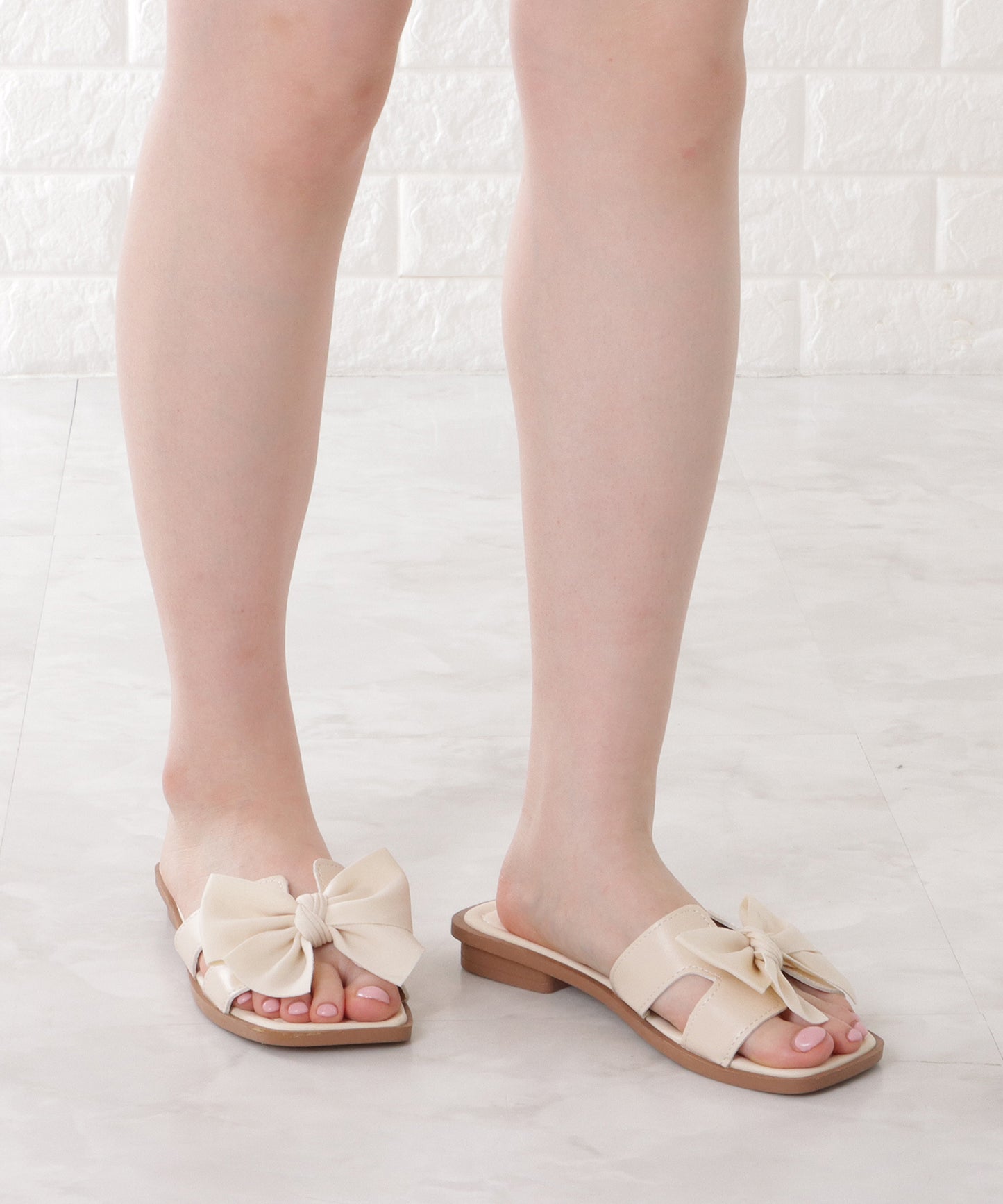 スクエアトゥリボンフラットサンダル