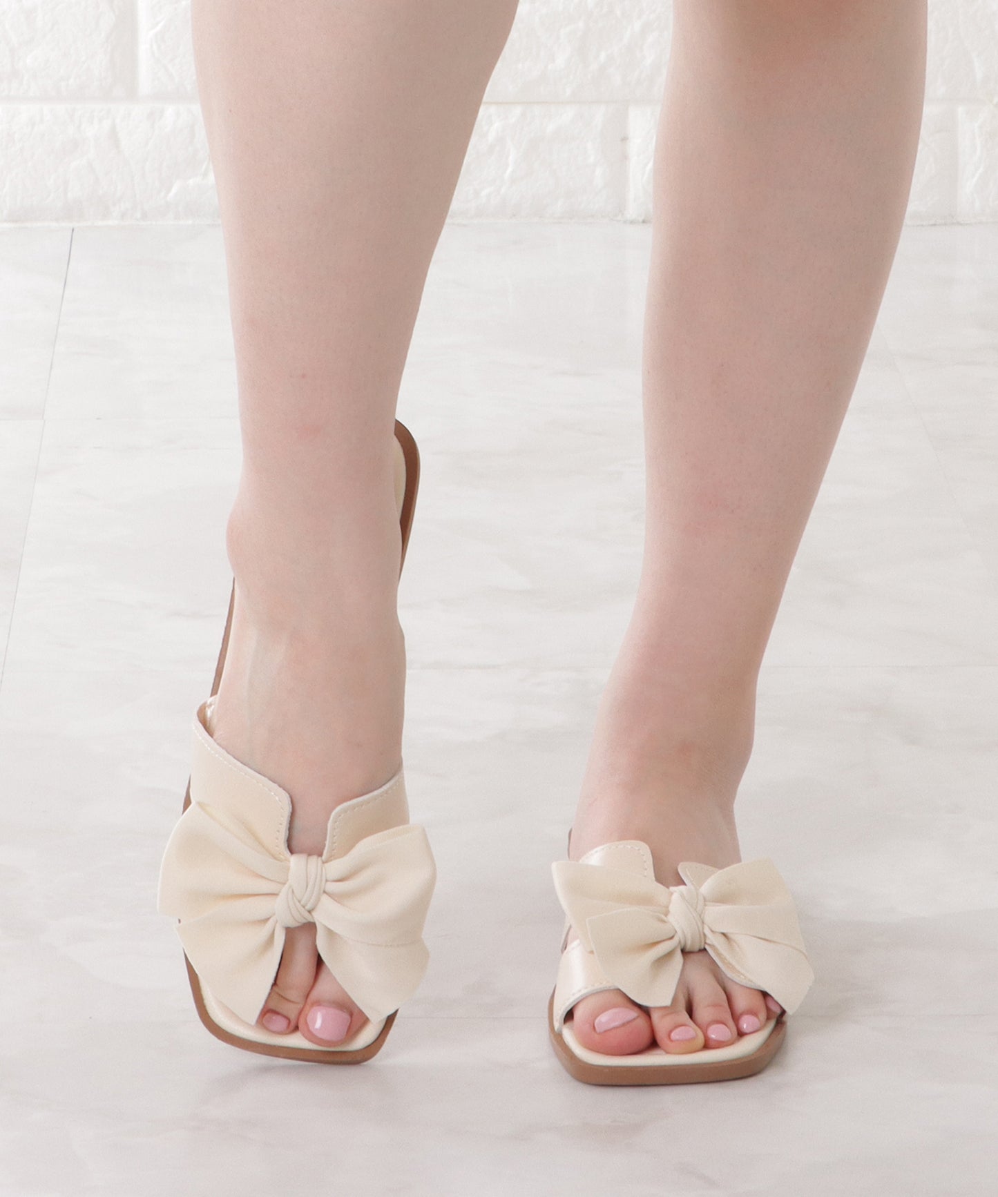 スクエアトゥリボンフラットサンダル