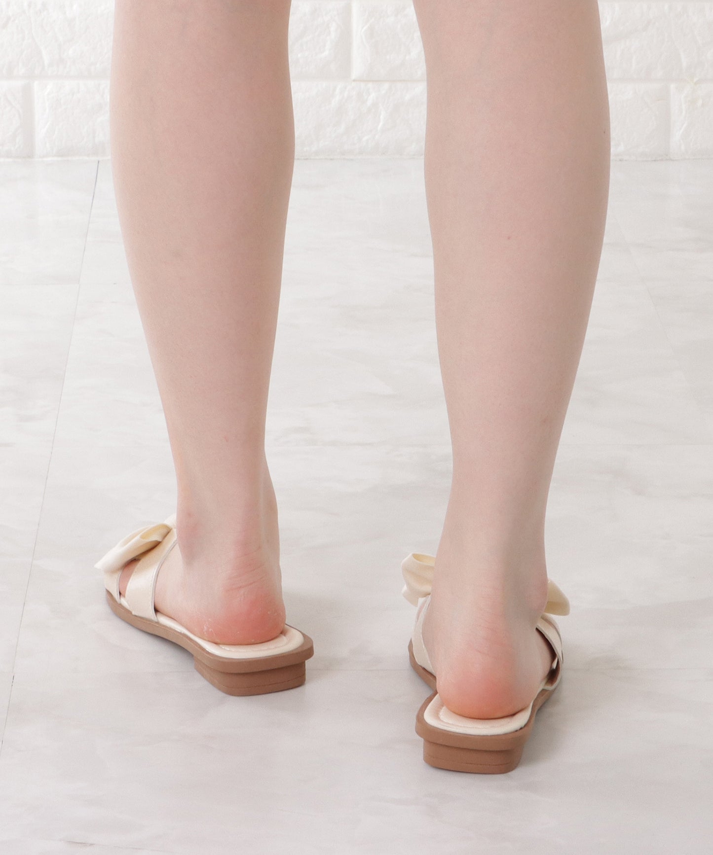 スクエアトゥリボンフラットサンダル