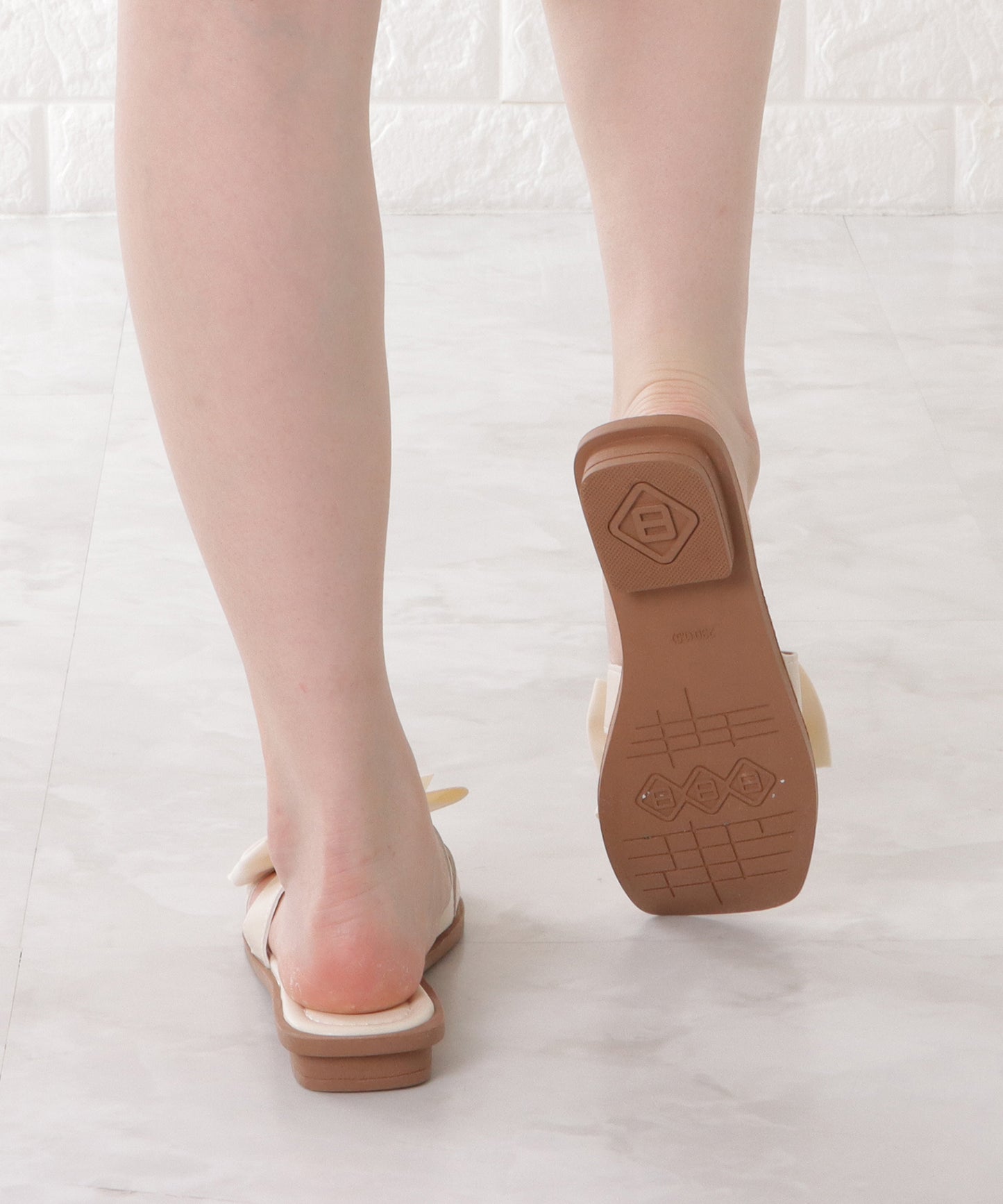 スクエアトゥリボンフラットサンダル