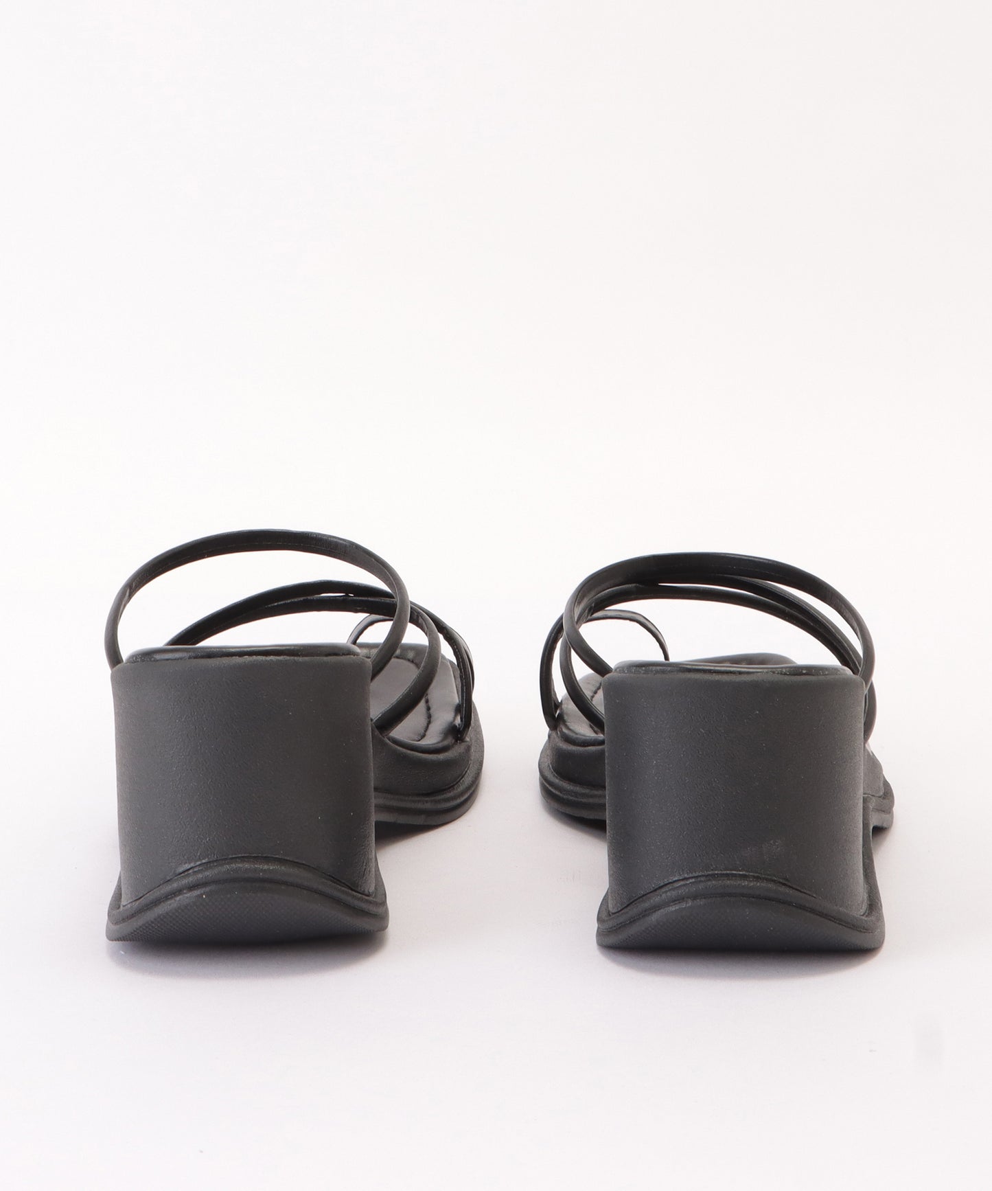 クロスストラップトングサンダル