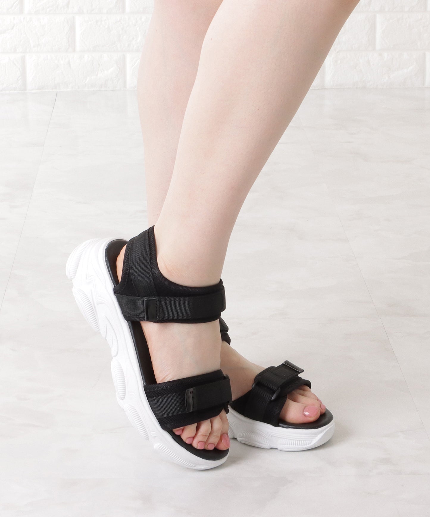 ミドルソールコンフォートストラップサンダル