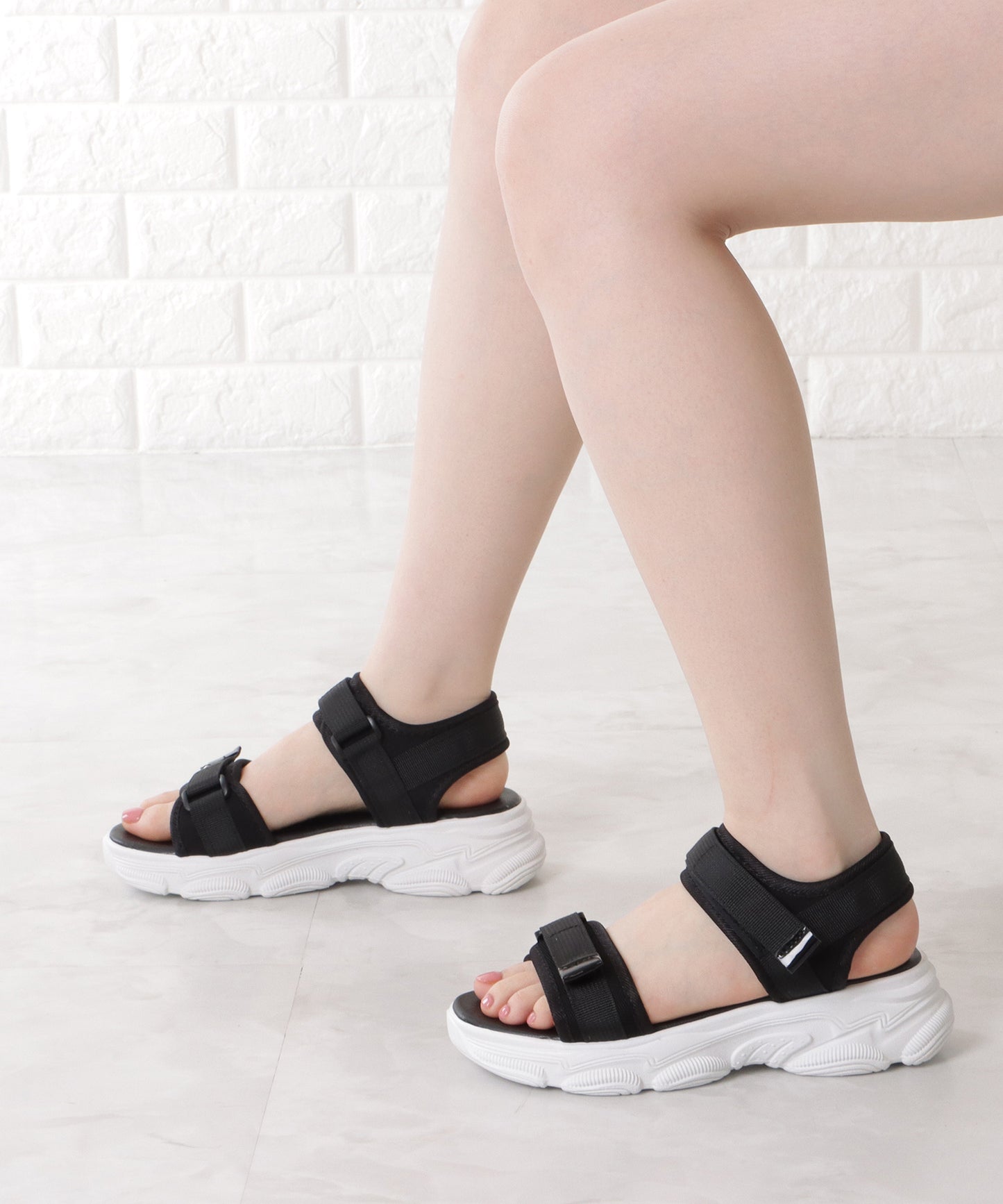 ミドルソールコンフォートストラップサンダル