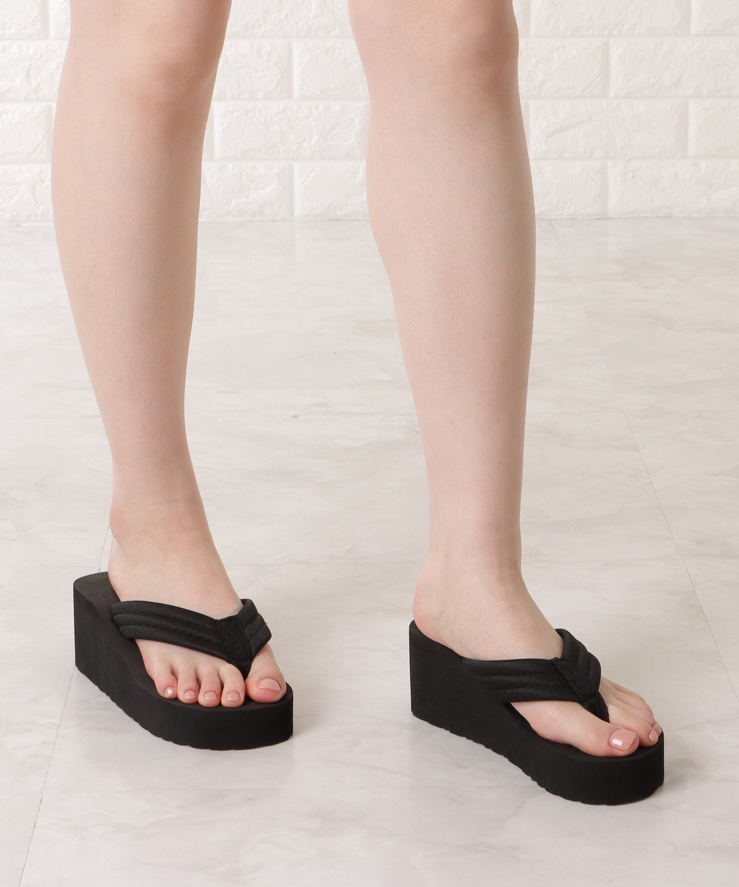 コンフォート厚底トングサンダル