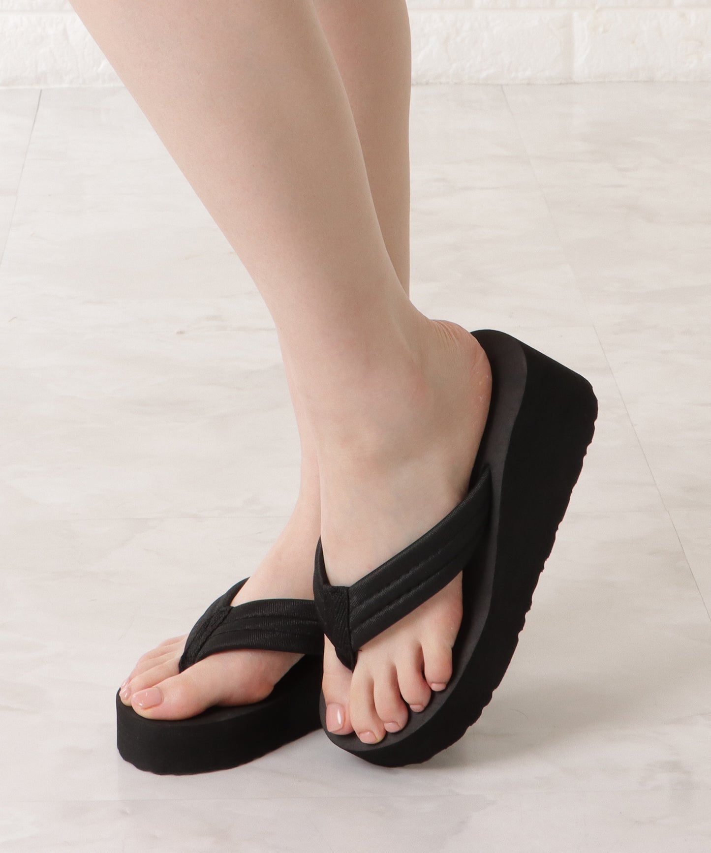 コンフォート厚底トングサンダル
