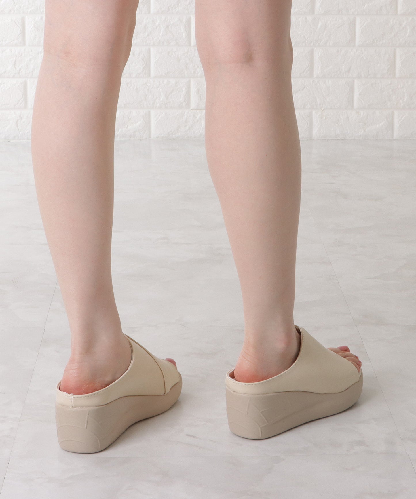 ボリュームウエッジオープントゥサンダル