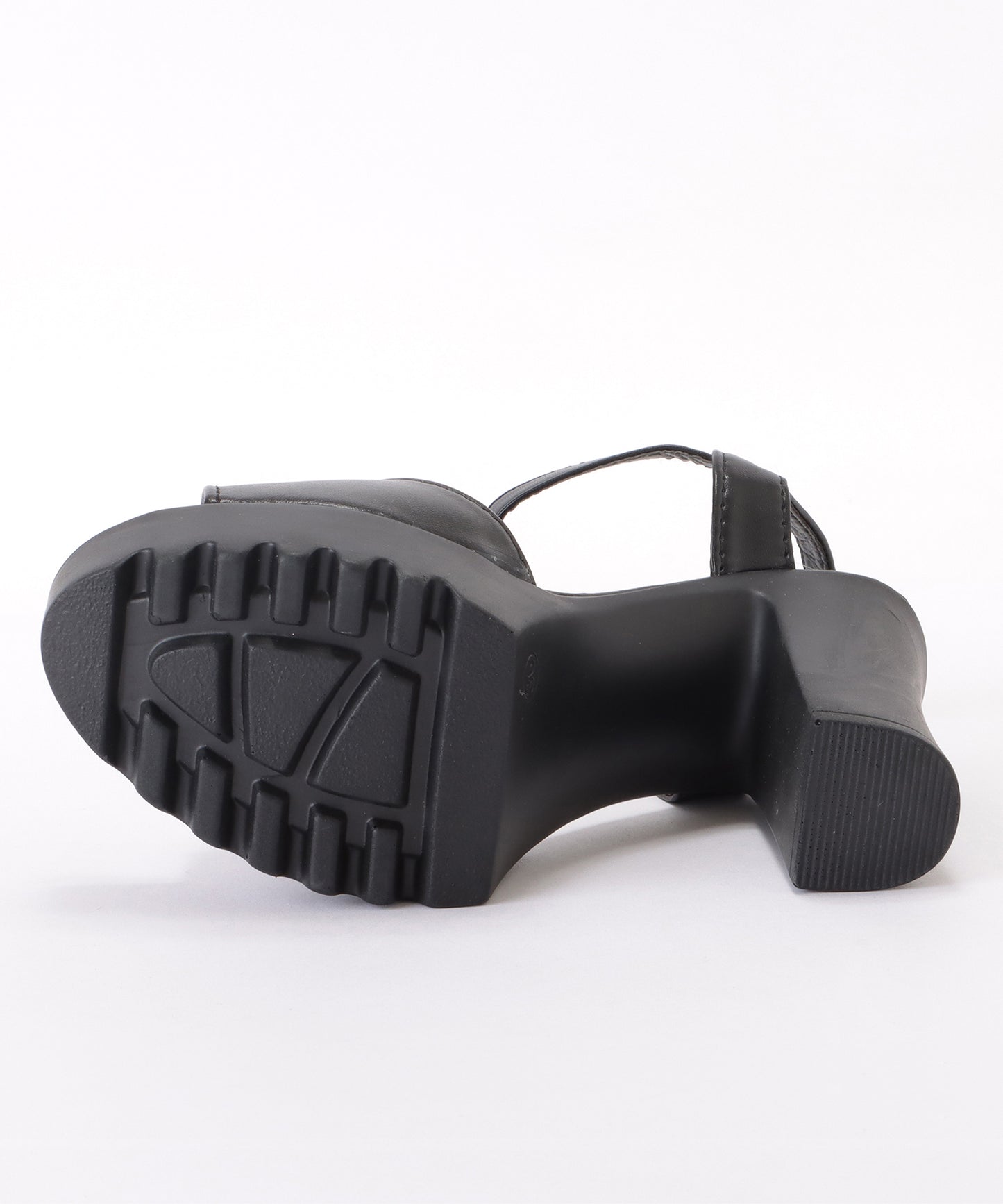 チャーム付きオープンストラップサンダル