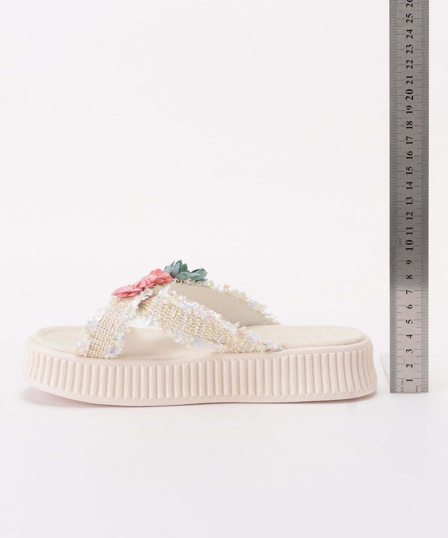 フラワー付きフリンジクロスサンダル