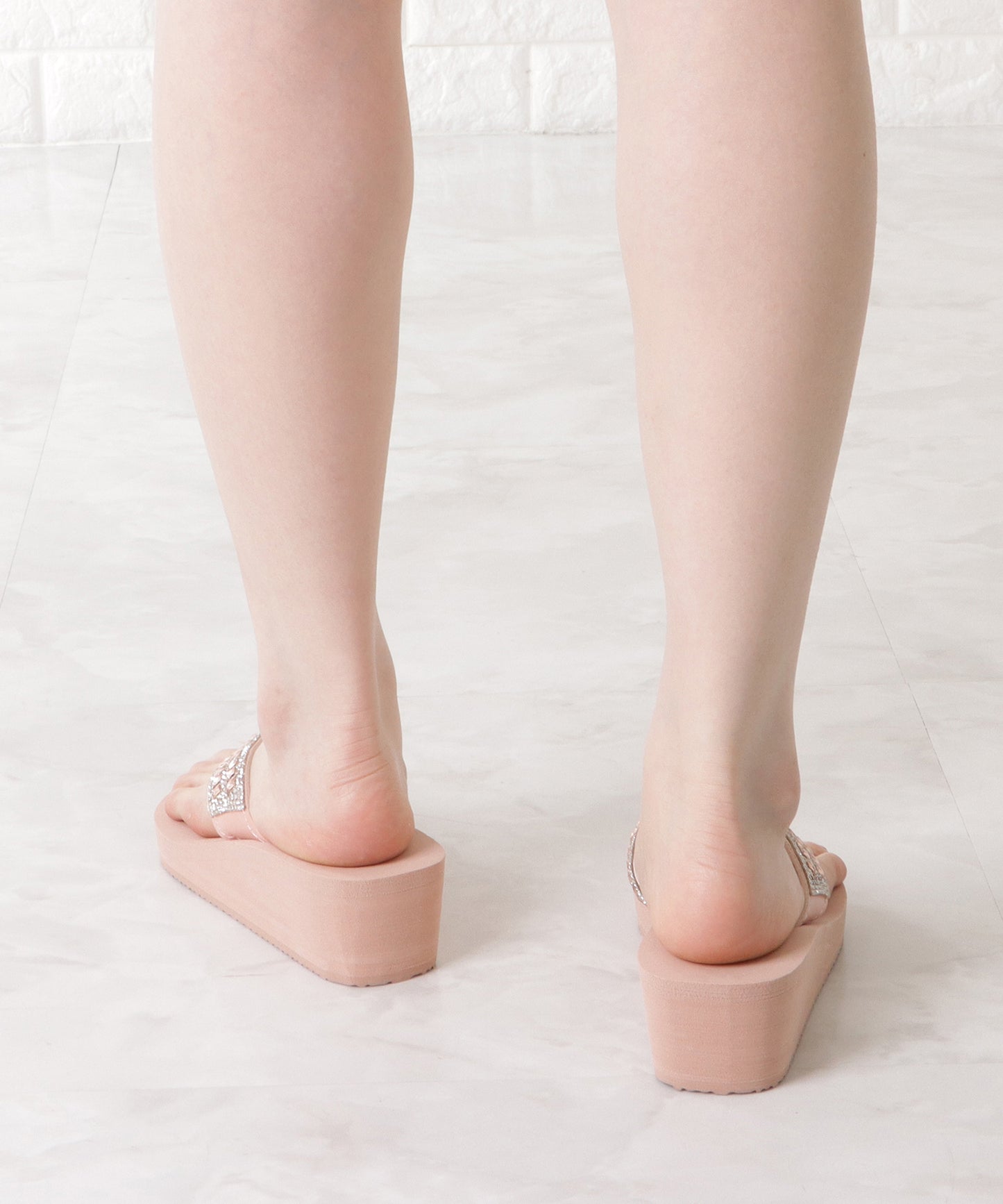 ビジュー付き厚底ヒールトングサンダル