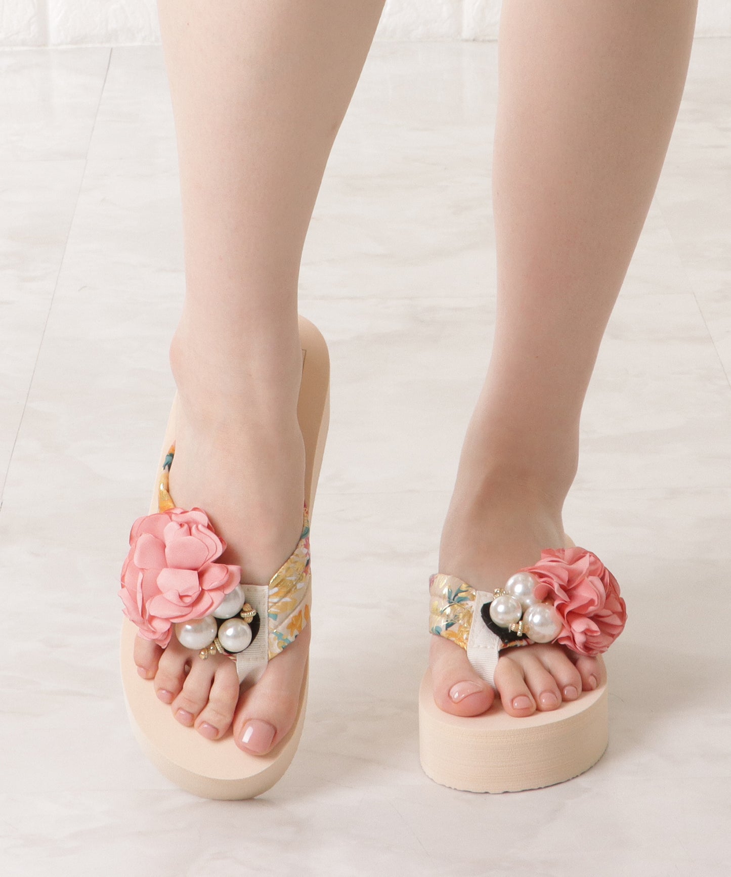フラワー×パールモチーフ厚底ビーチサンダル