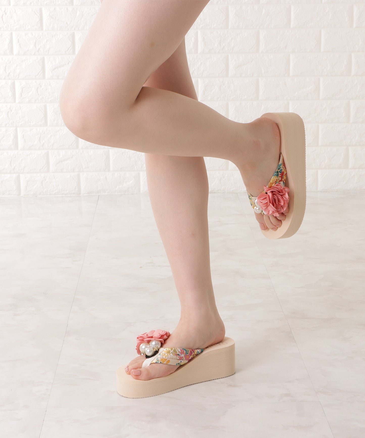 フラワー×パールモチーフ厚底ビーチサンダル