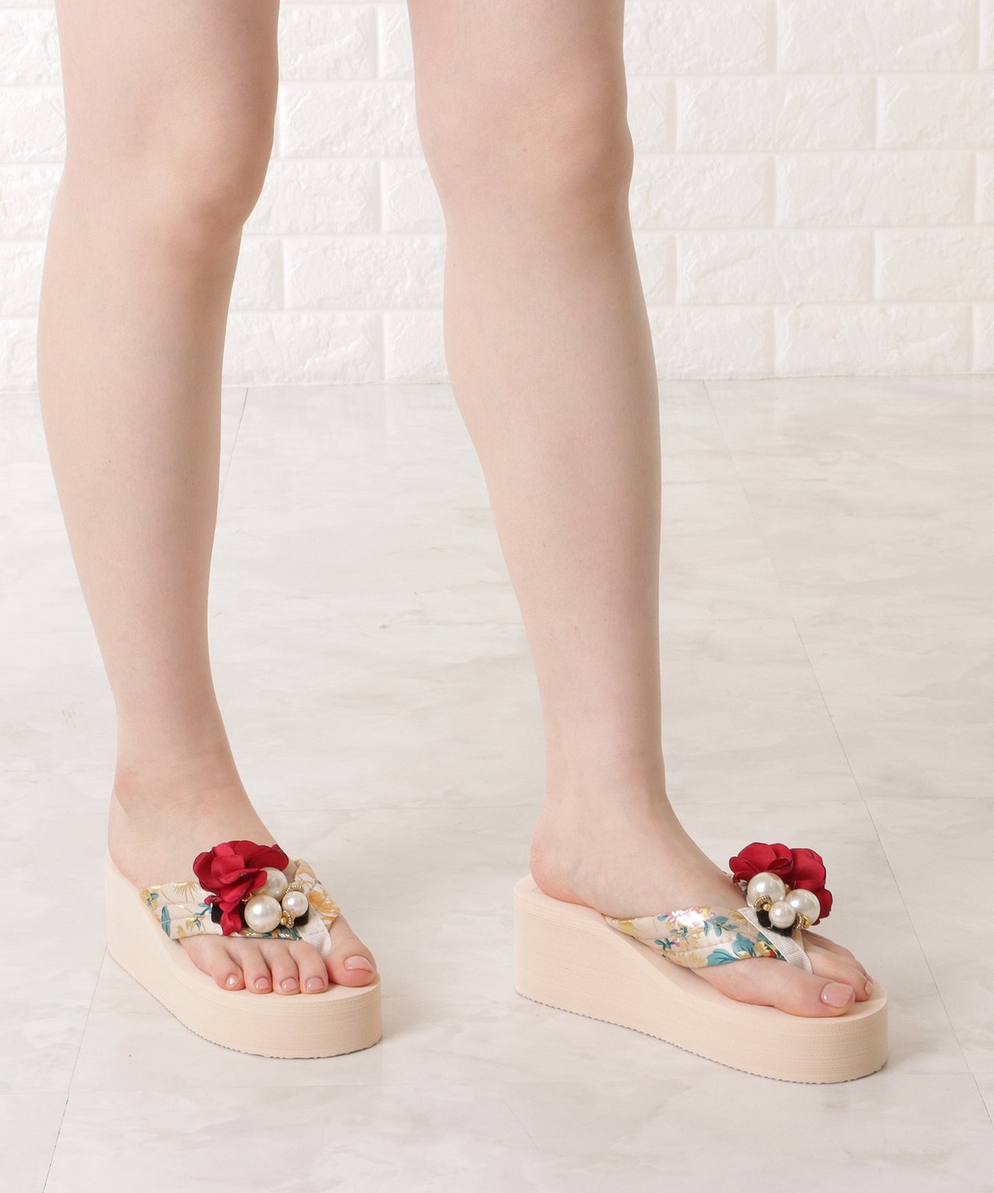 フラワー×パールモチーフ厚底ビーチサンダル