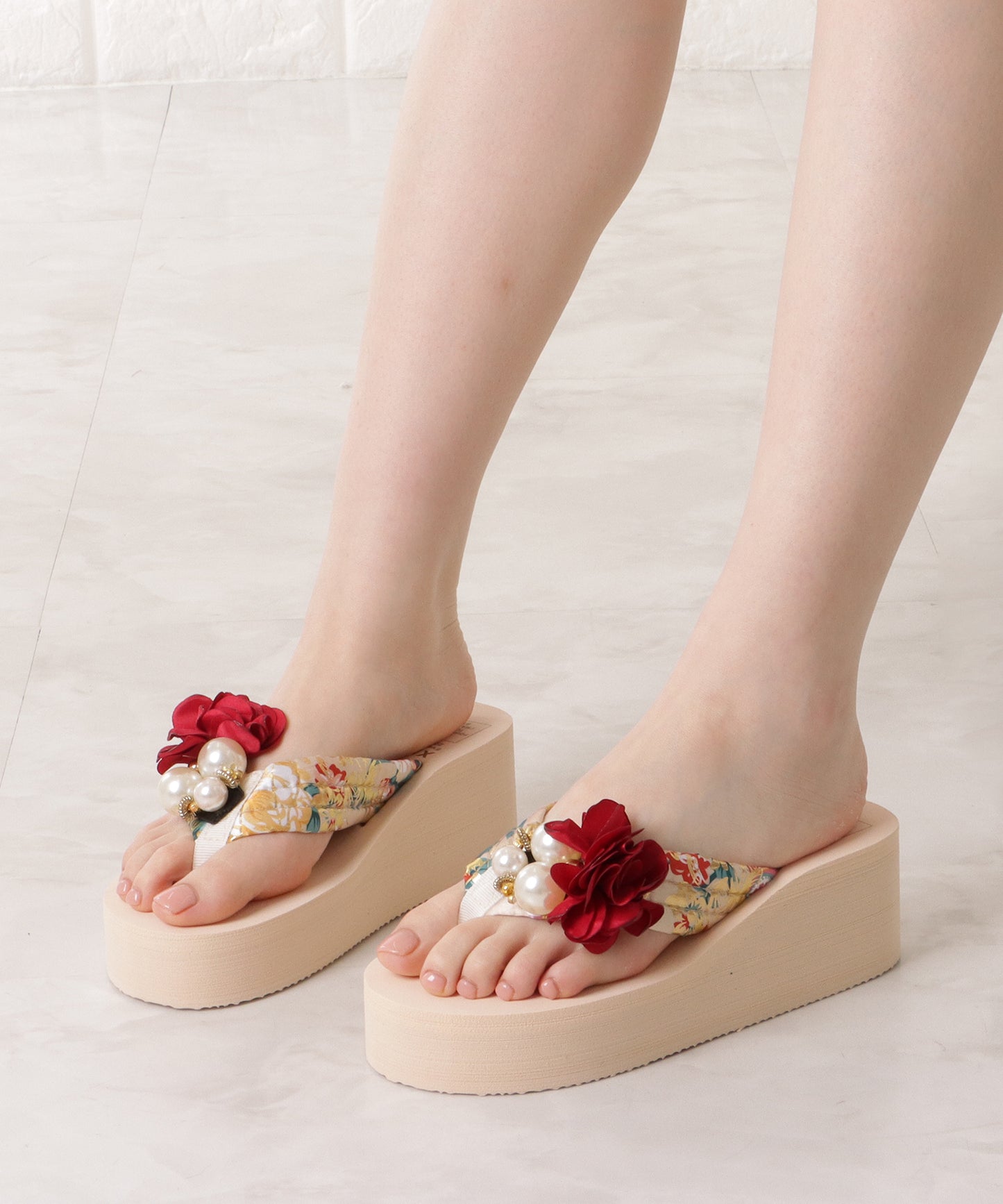 フラワー×パールモチーフ厚底ビーチサンダル