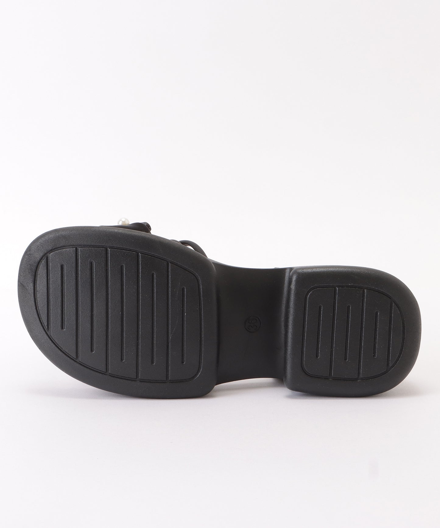 ナローストラップパールシュシュサンダル