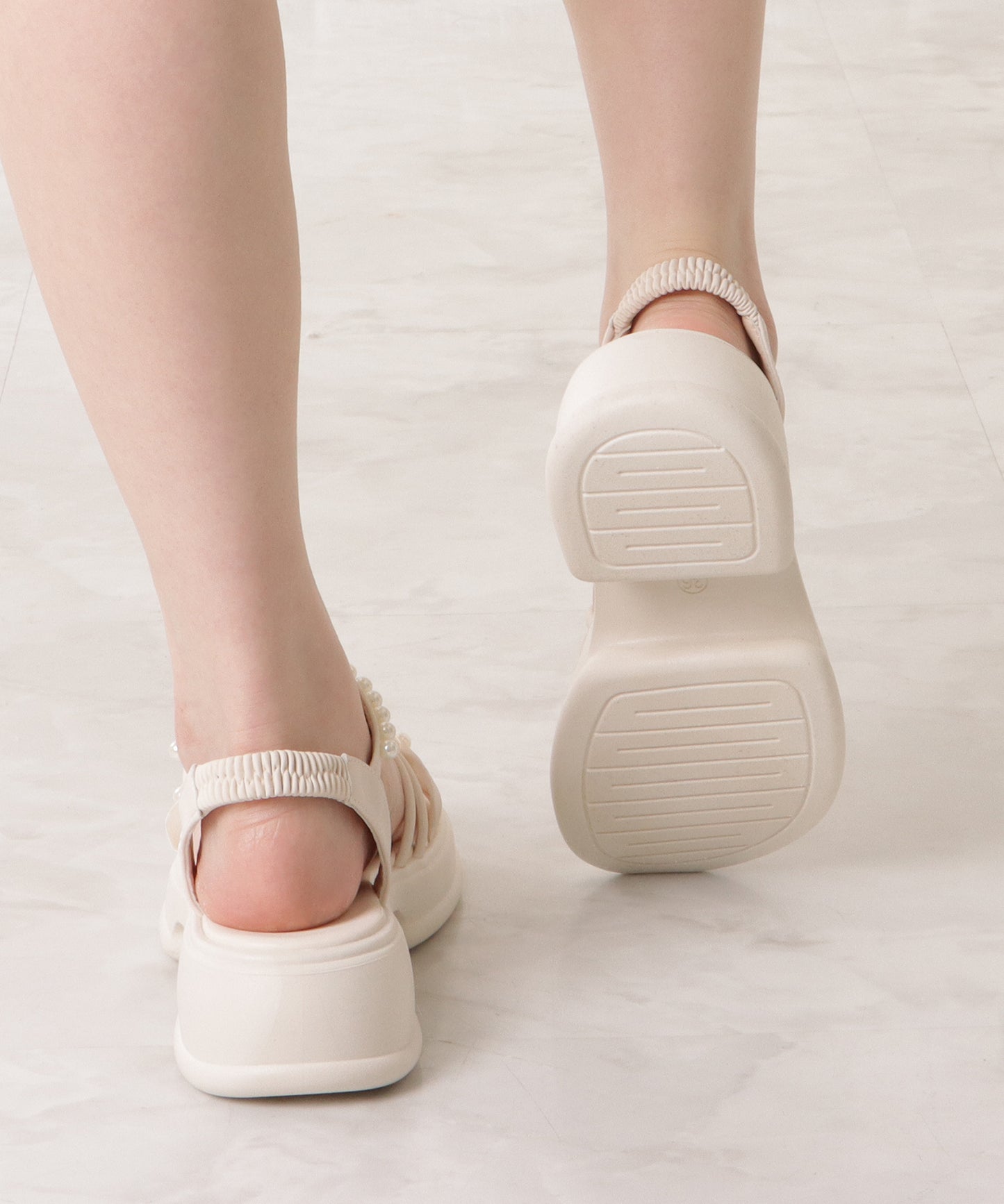 ナローストラップパールシュシュサンダル