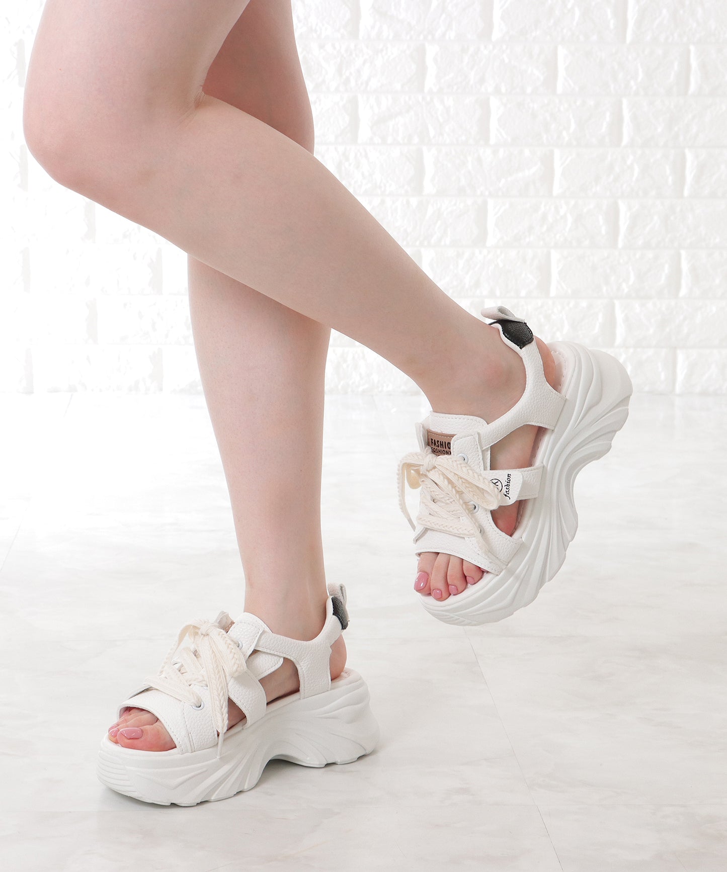 厚底 レースアップ ボリューム スニーカー サンダル