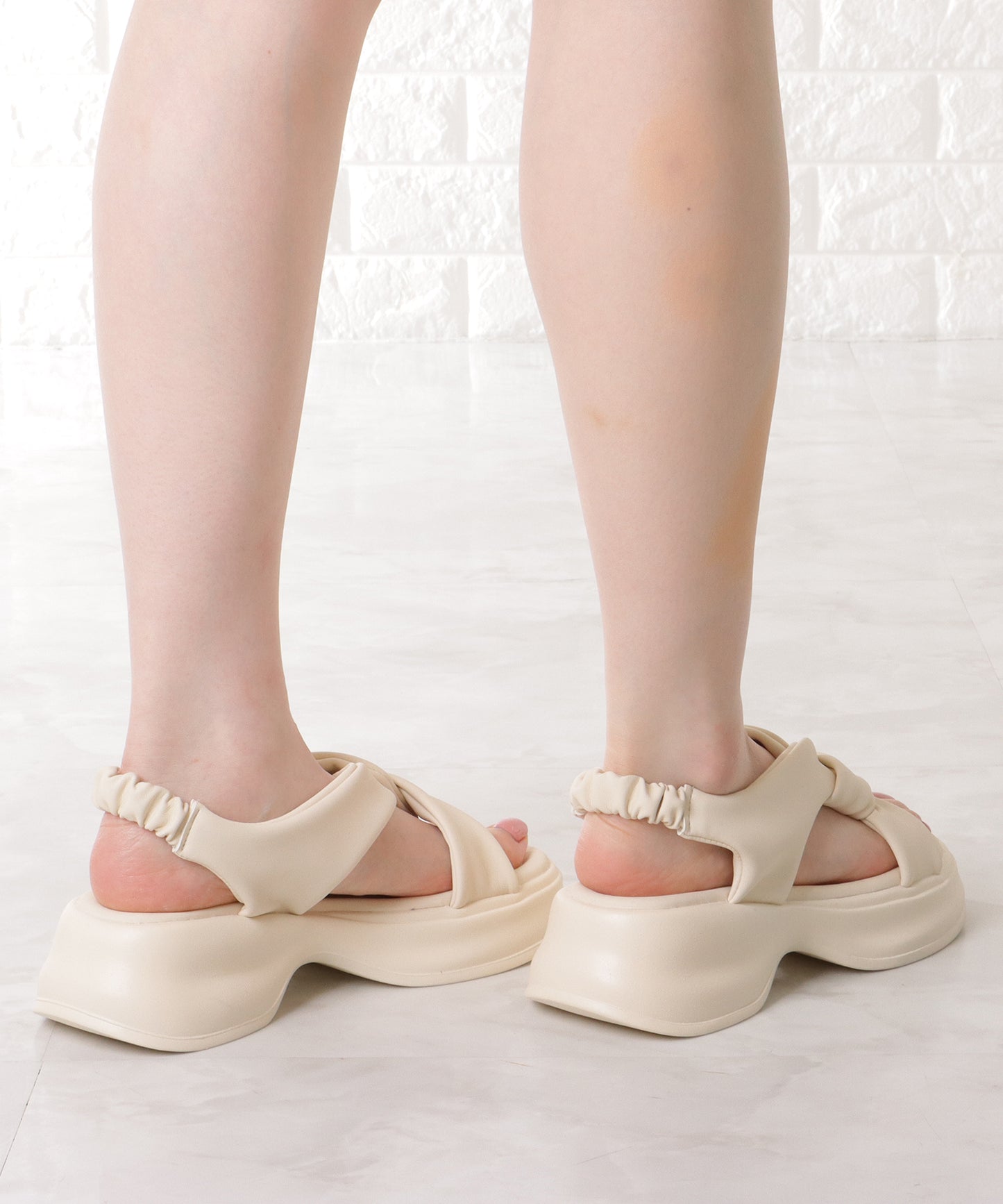 クロス ストラップ 厚底 コンフォート サンダル