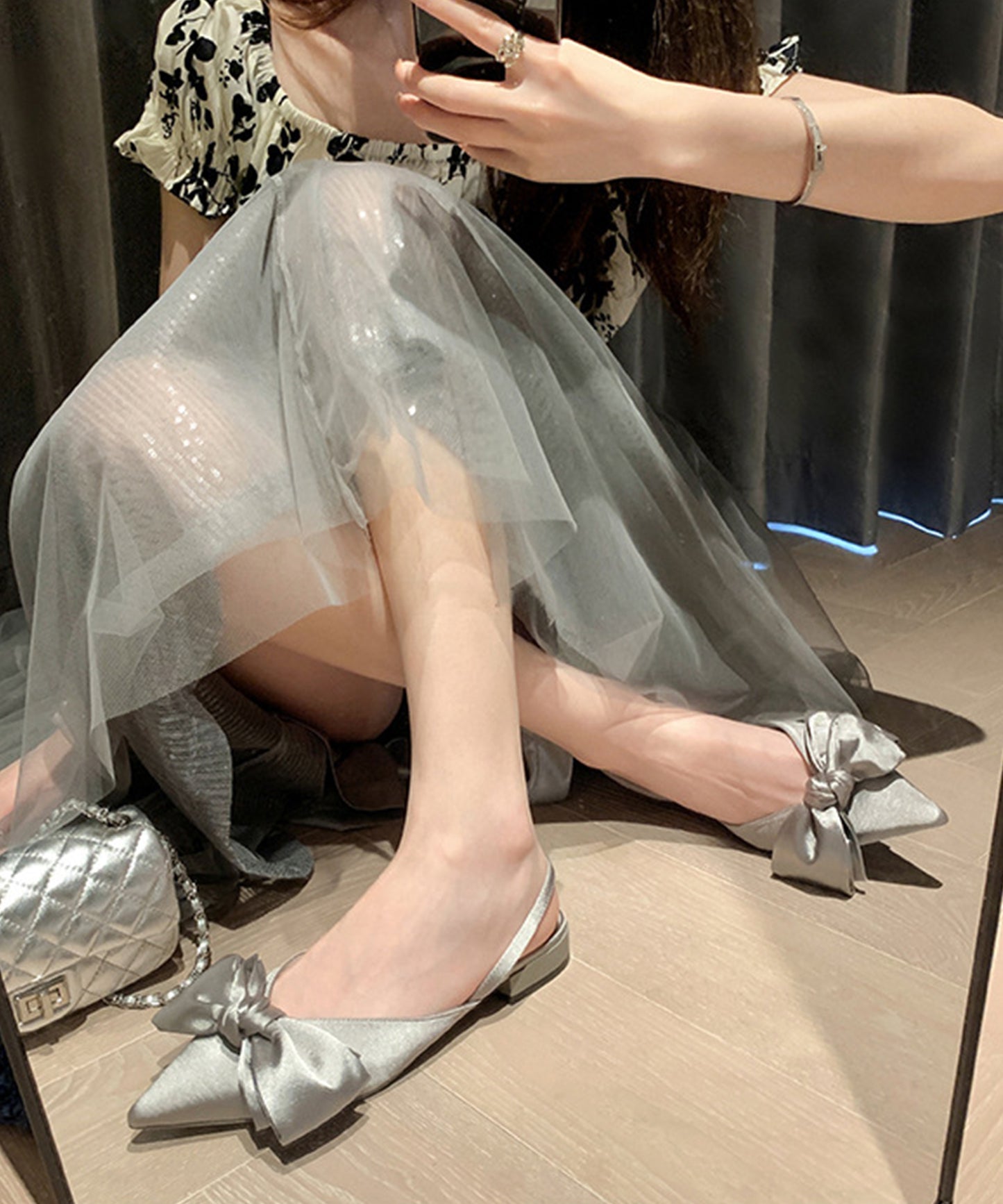 バックストラップ リボン付き ポインテッド サンダル