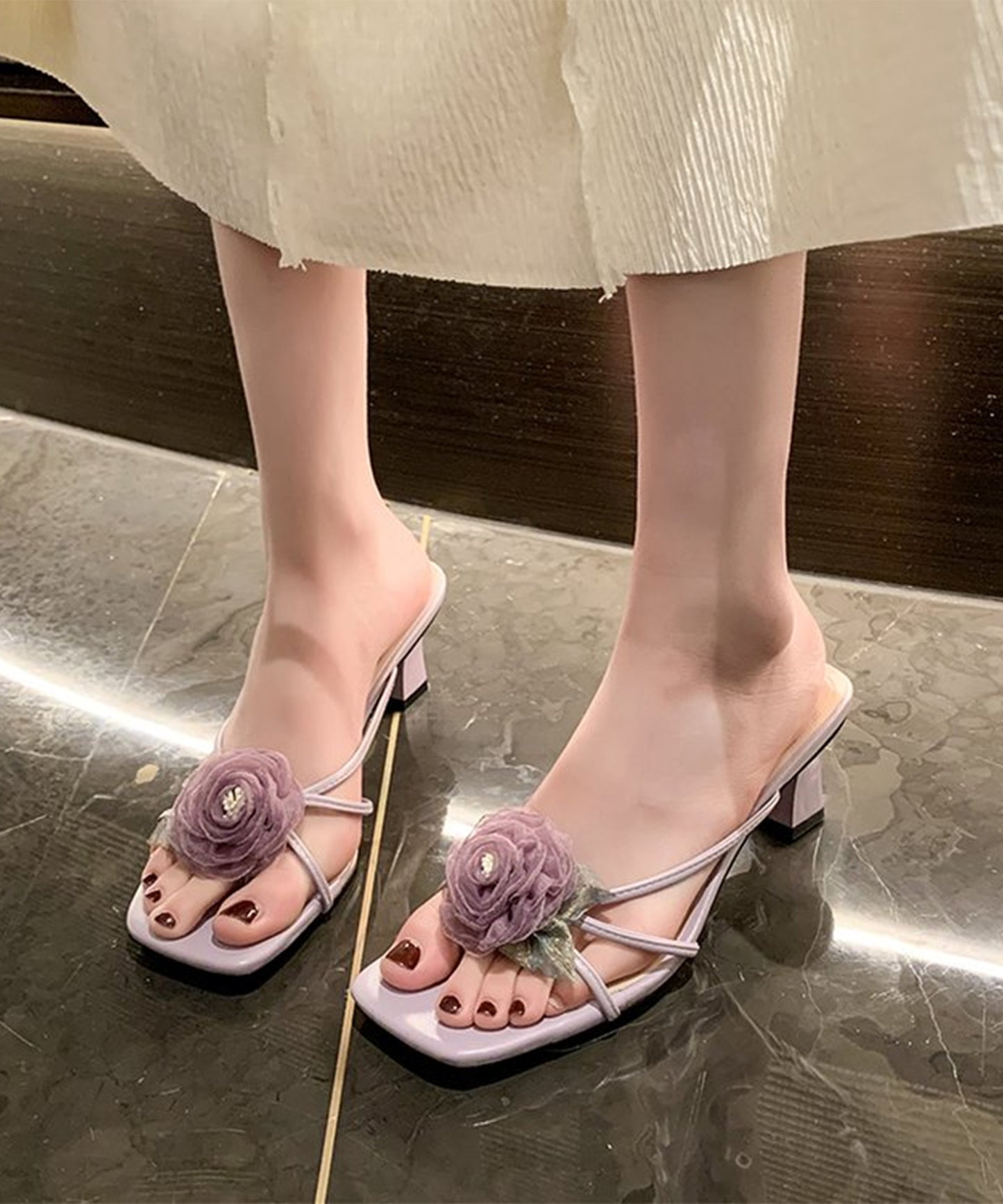 コサージュ付き ナロー ストラップ ミュール サンダル