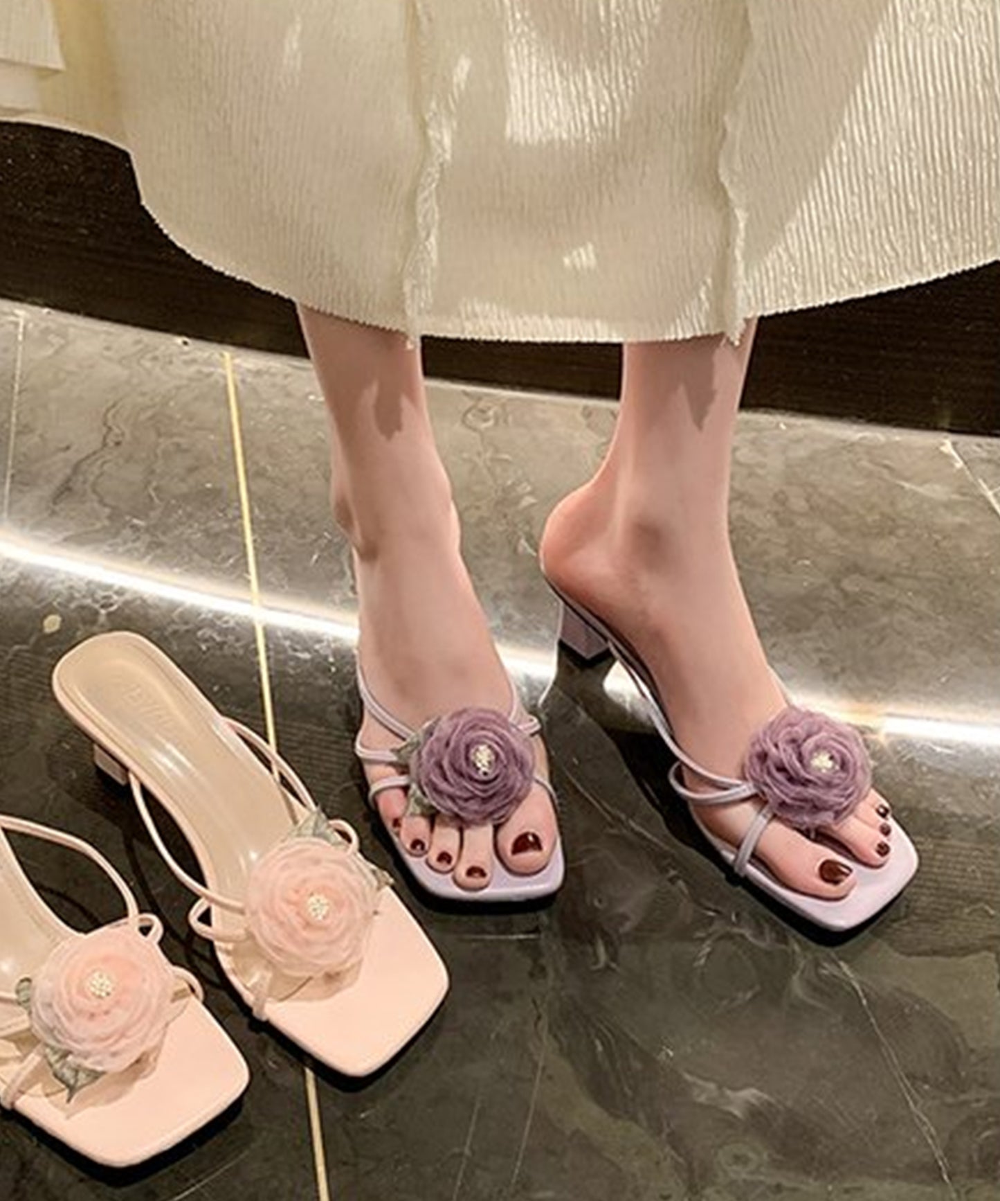コサージュ付き ナロー ストラップ ミュール サンダル