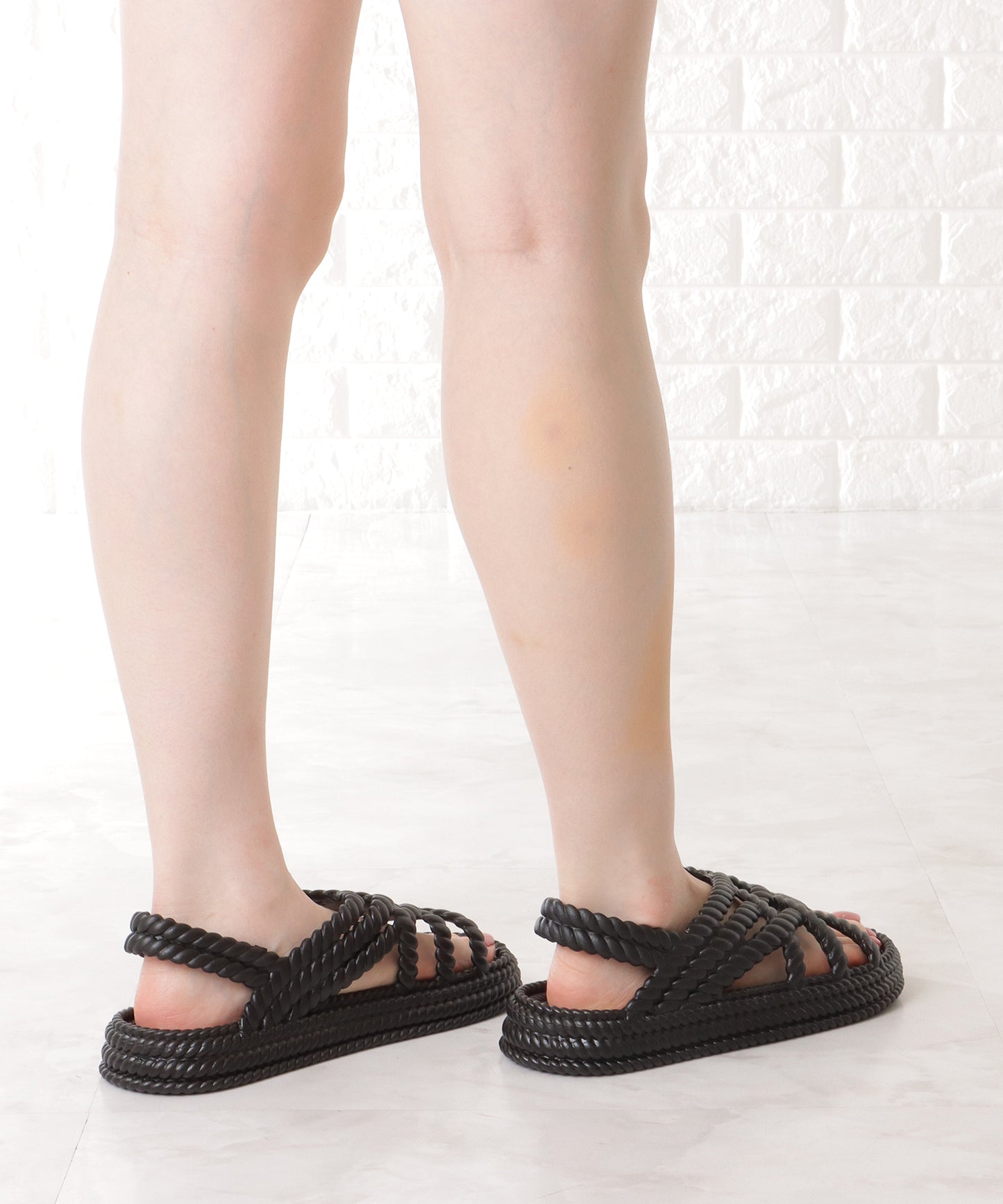 ツイスト メッシュ バックストラップ フラット サンダル