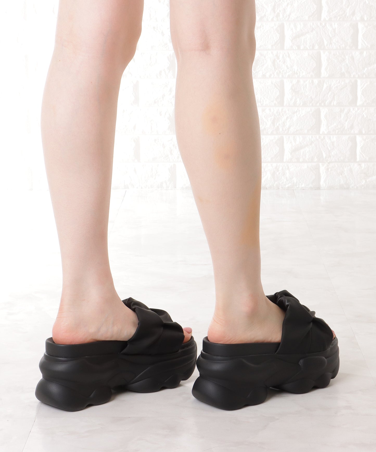 ソリッドカラー ダッド風 厚底 ボリューム サンダル