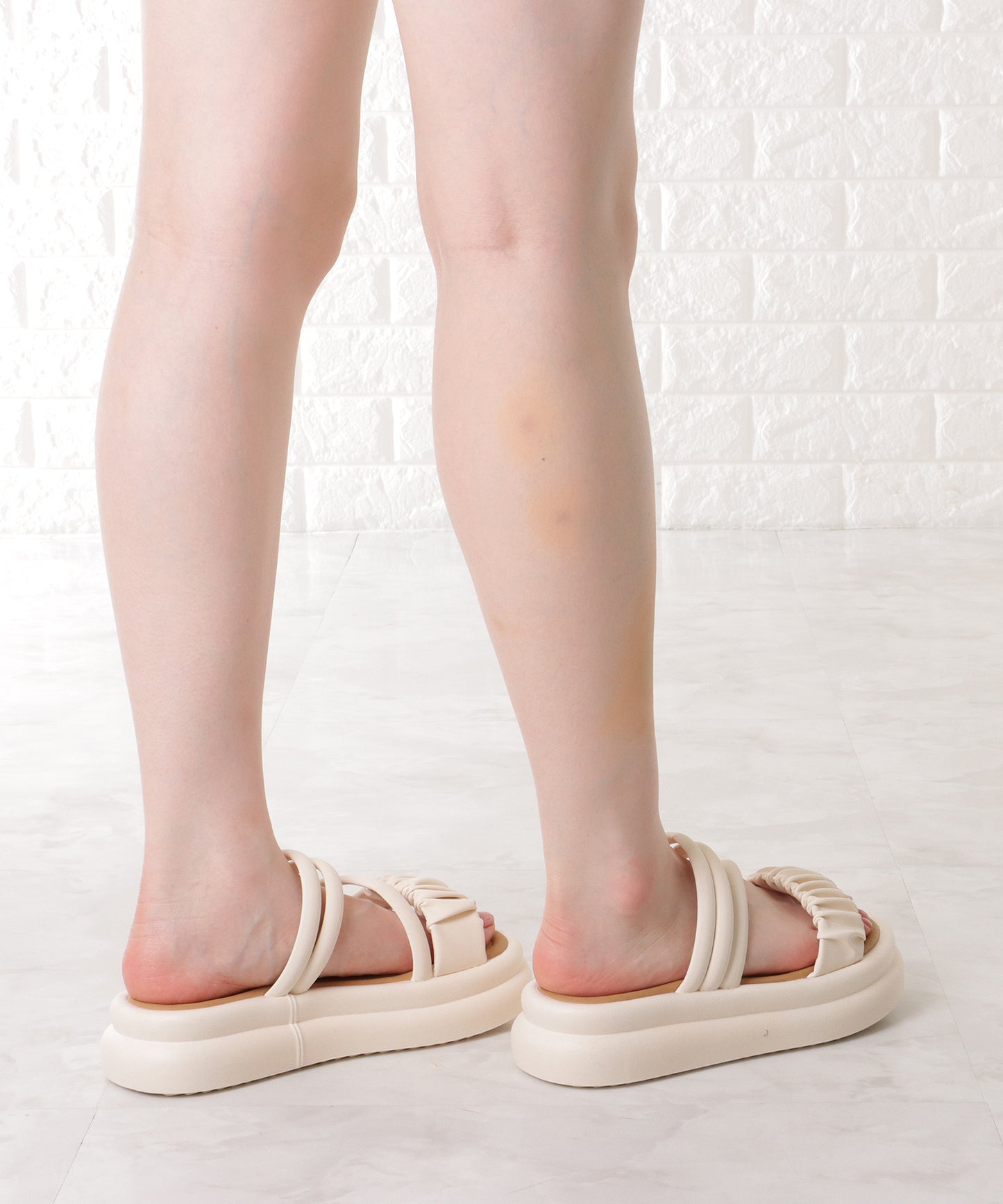 ソフト ギャザー ストラップ コンフォート フラット サンダル