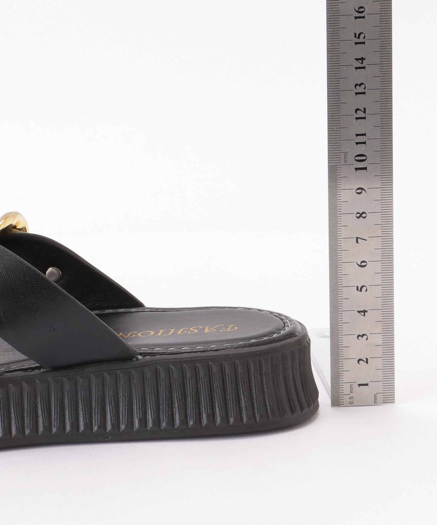 メタリック チェーン ドッキング コンフォート サンダル