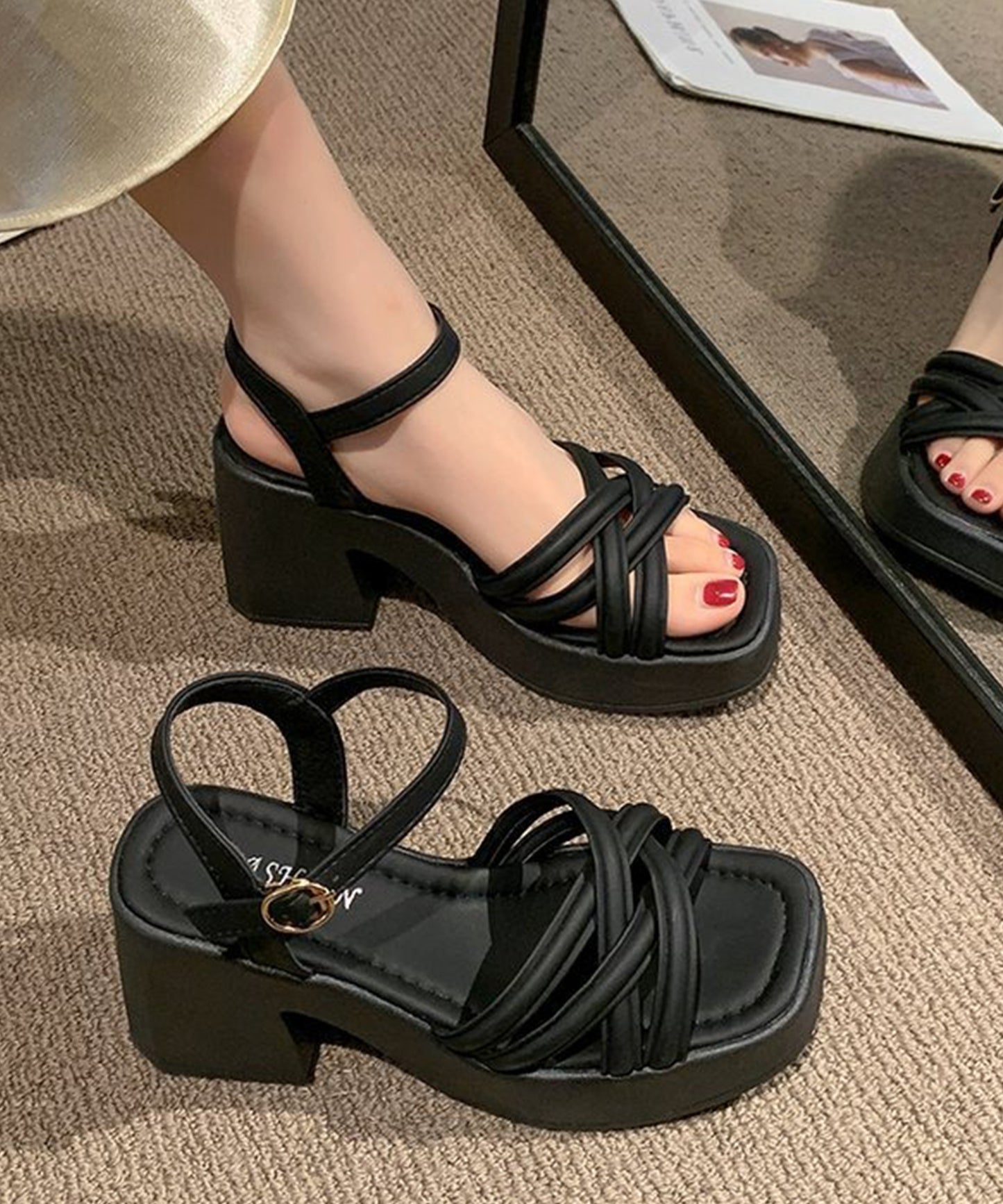 レザー調 クロス ストラップ プラットフォーム 厚底 太ヒール サンダル