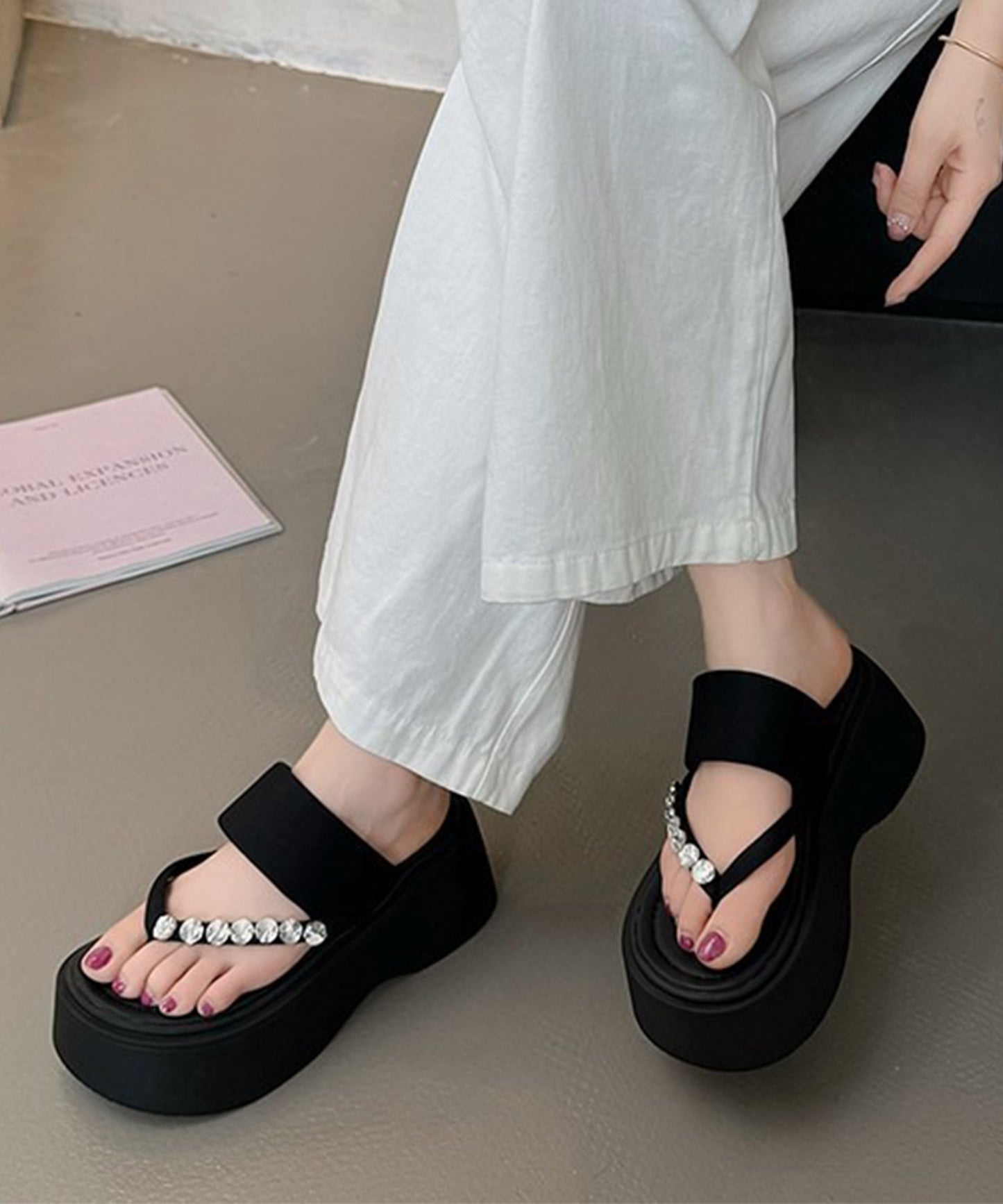 レザー調 ビジュー ストラップ 厚底 トング サンダル