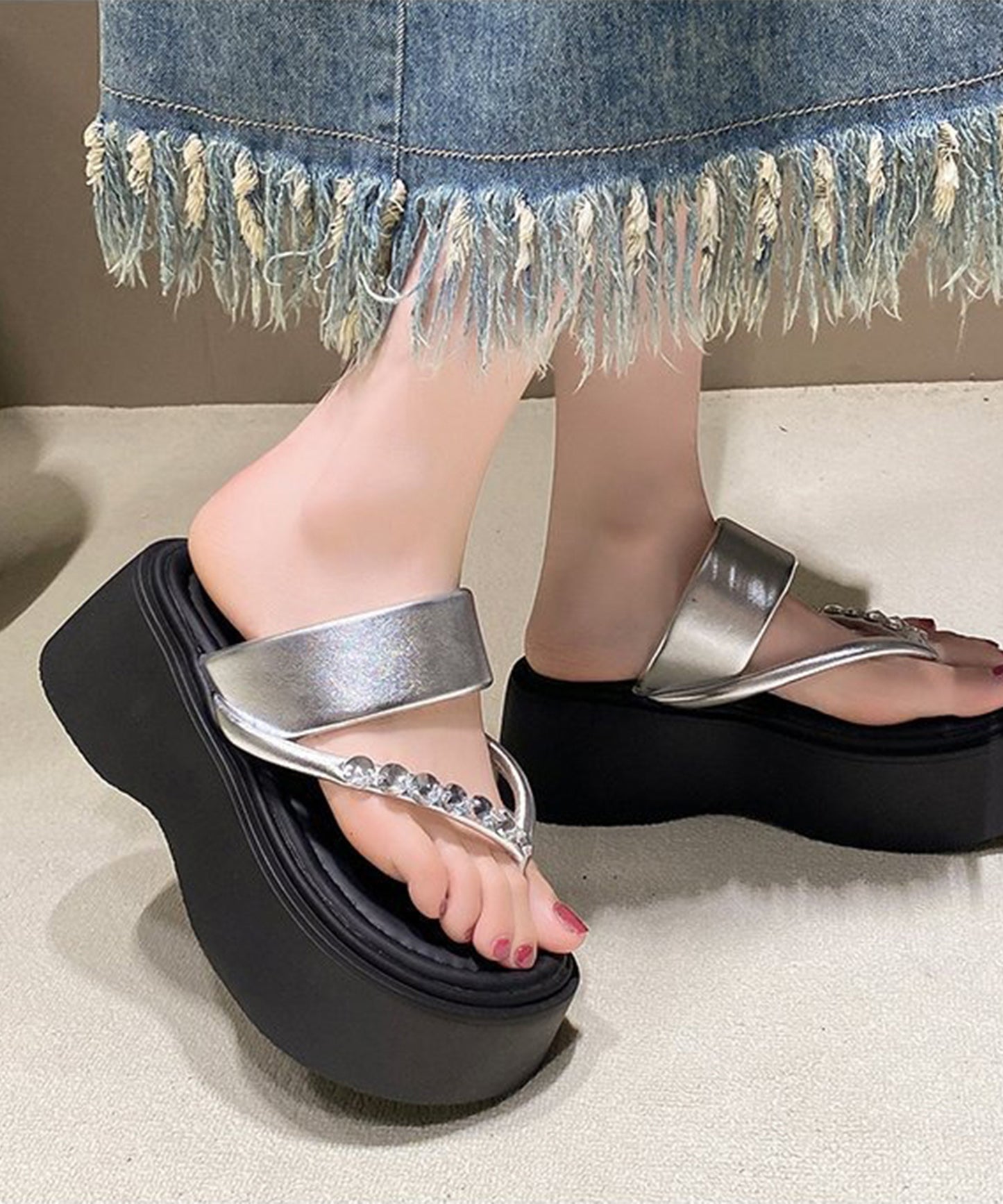 レザー調 ビジュー ストラップ 厚底 トング サンダル