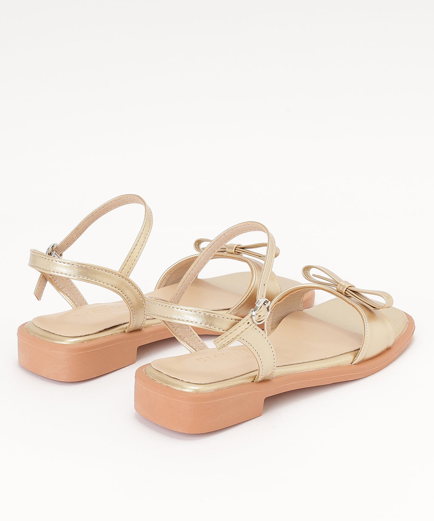リボン メタリック スクエアトゥ バックストラップ付き サンダル