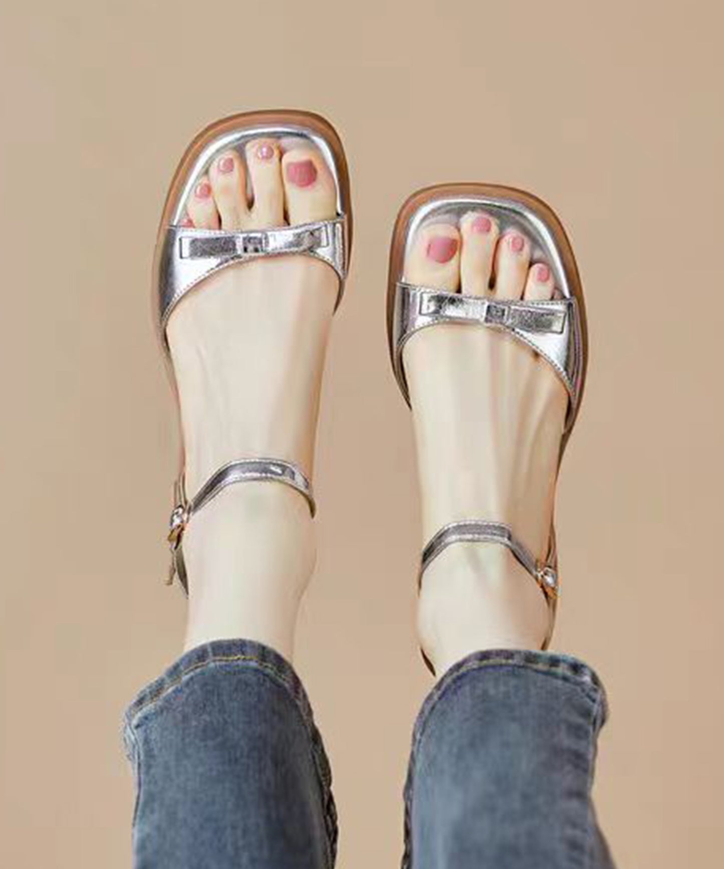 リボン メタリック スクエアトゥ バックストラップ付き サンダル