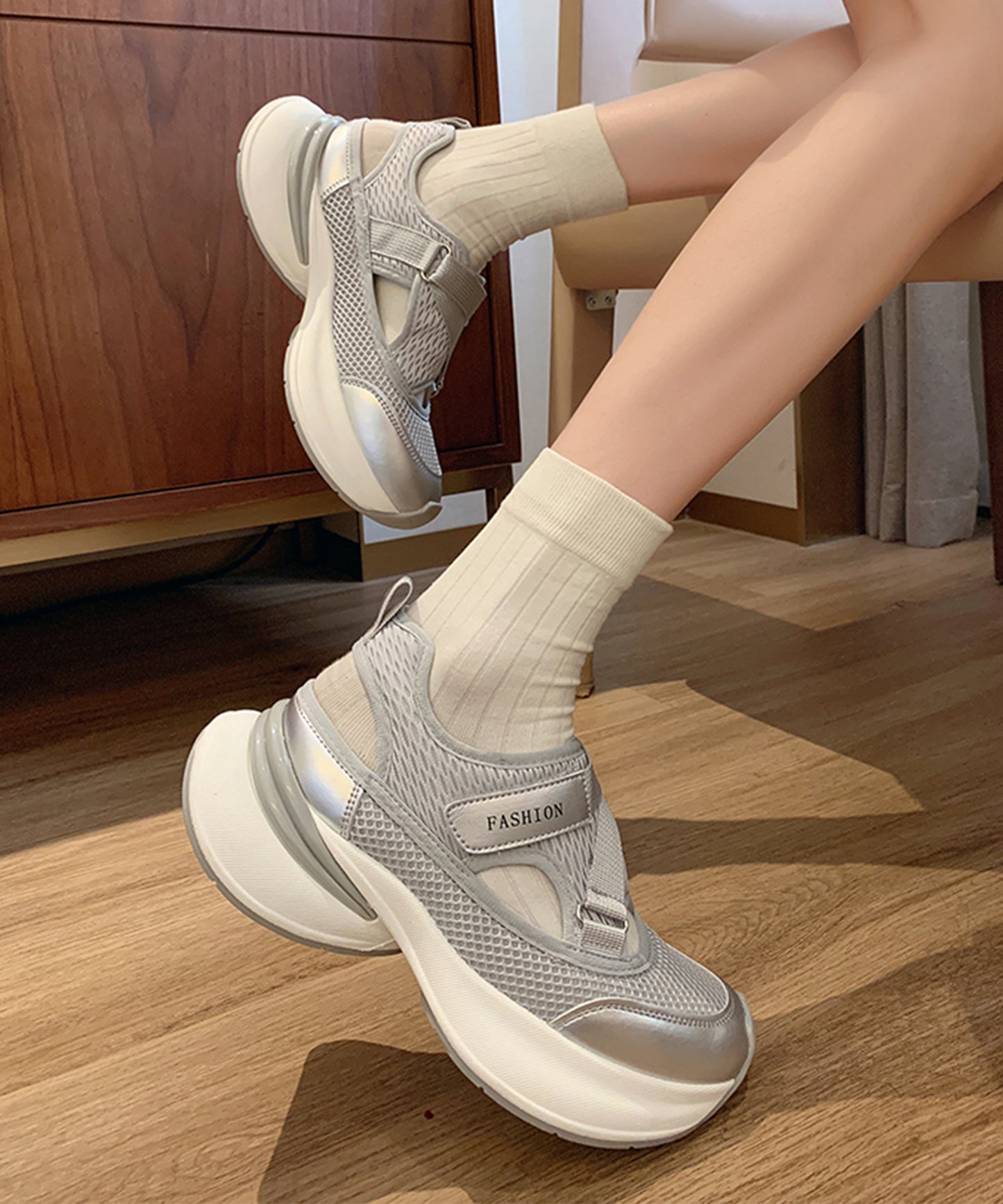 メッシュ ベルト付き 厚底 スニーカー サンダル