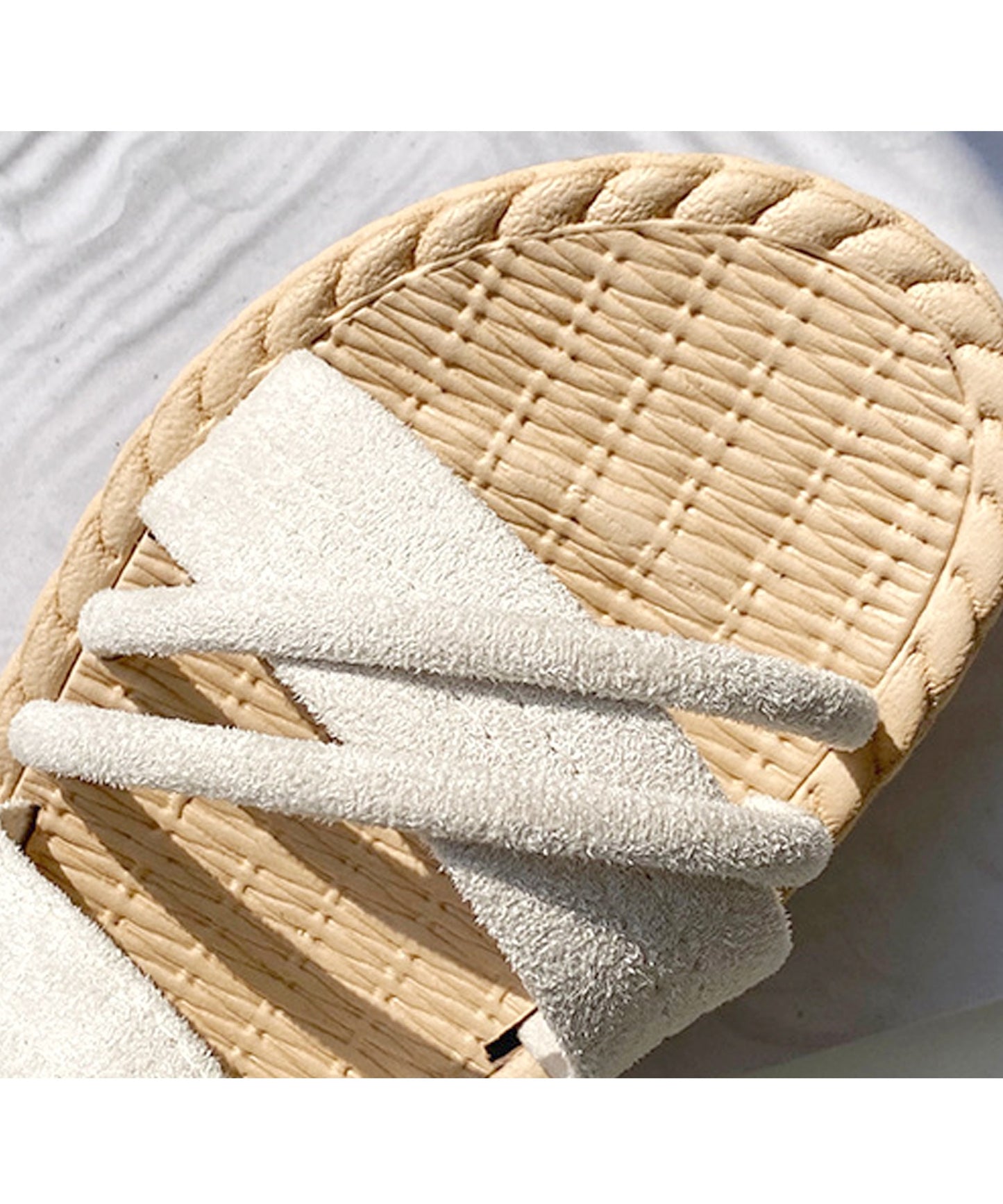 クロスベルトフラットサンダル