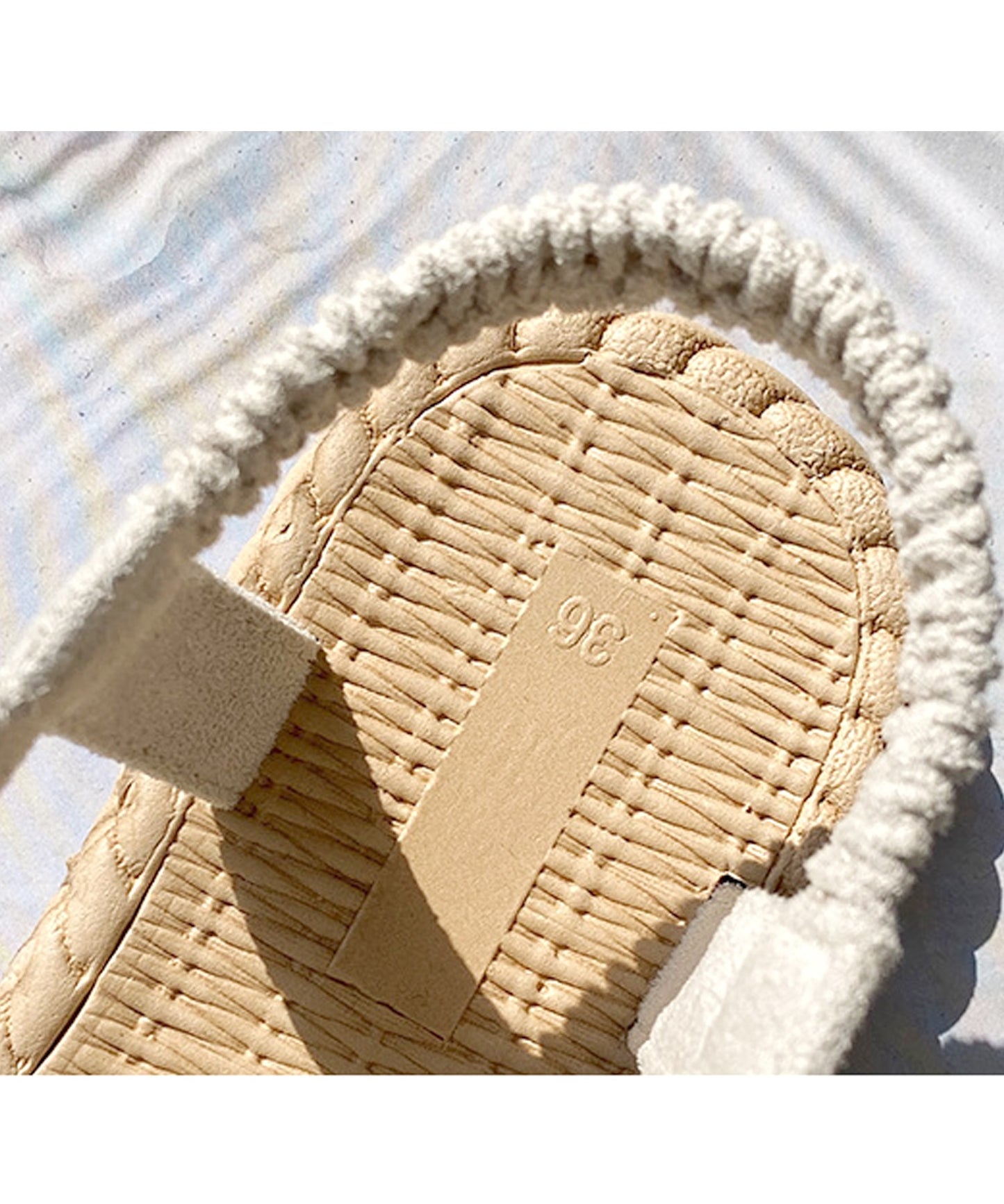 クロスベルトフラットサンダル