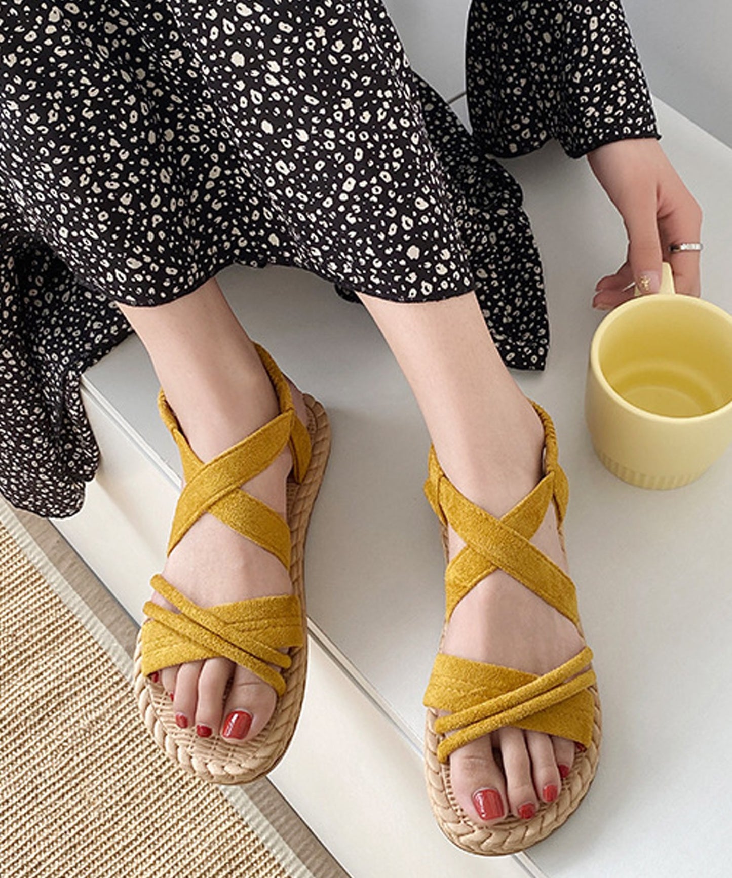 クロスベルトフラットサンダル