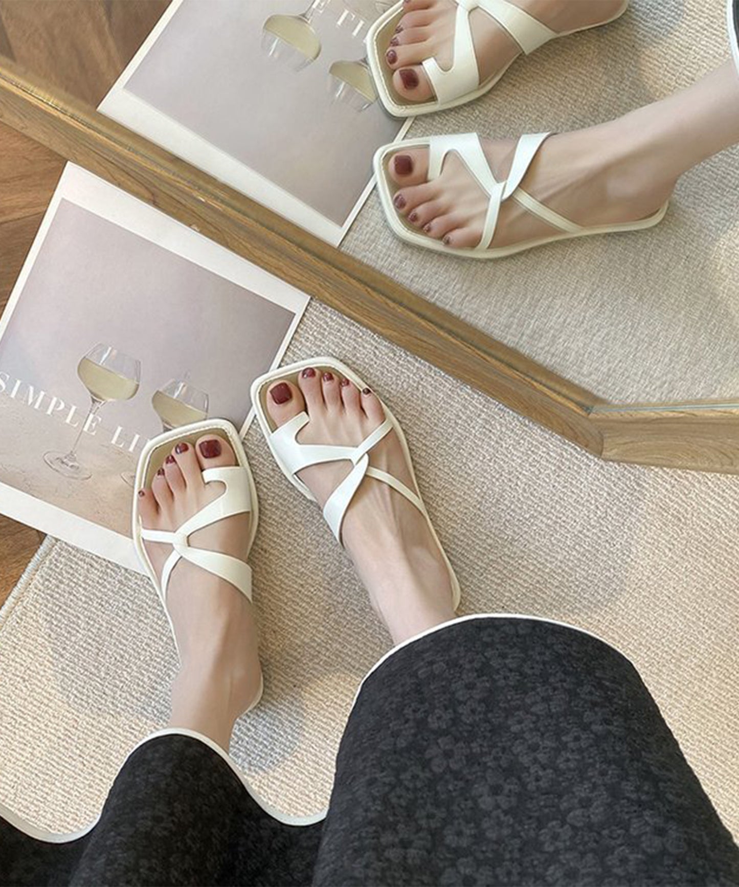 ツイスト ストラップ スクエアトゥ 親指トング フラット サンダル
