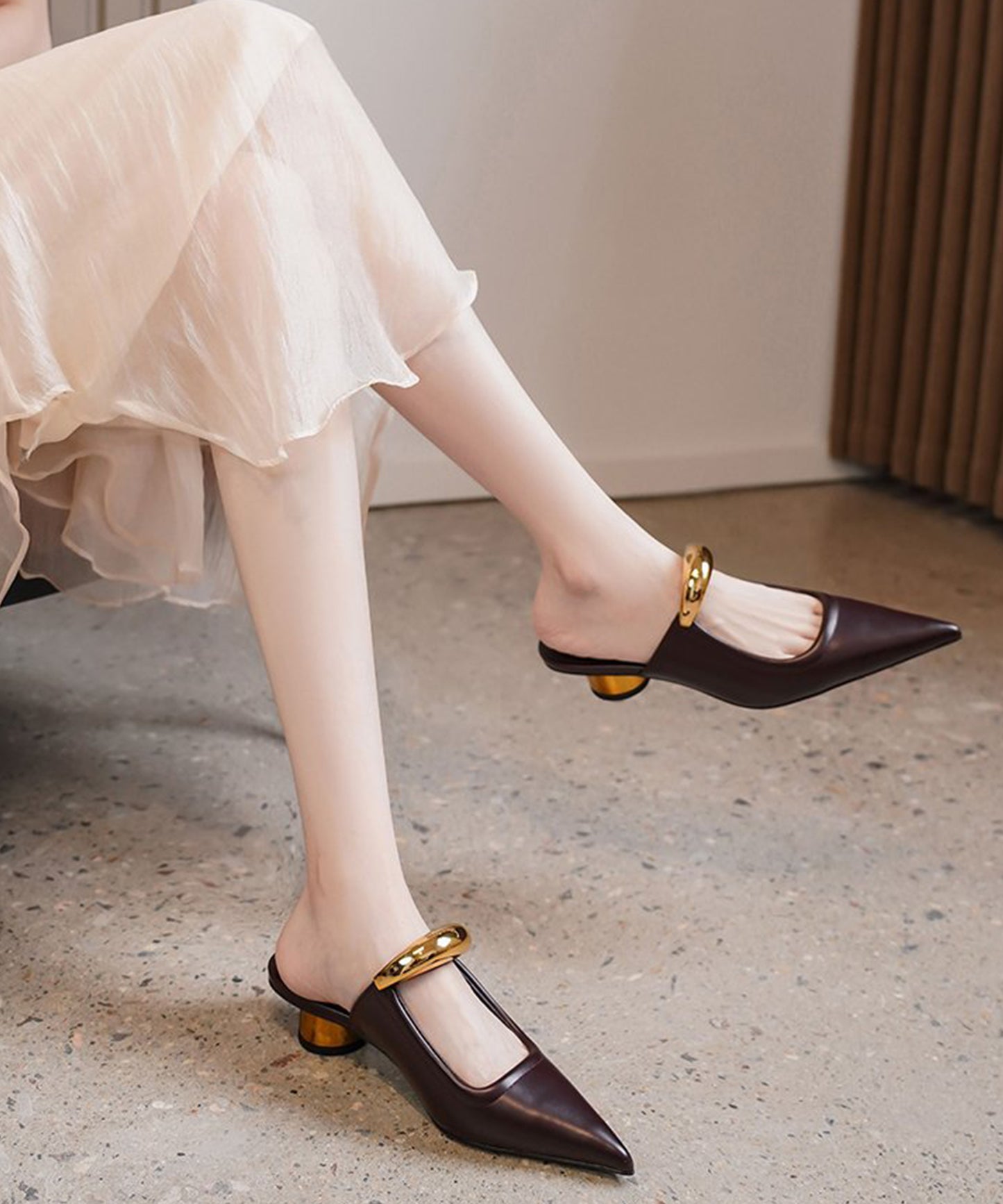 ゴールド メタル ストラップ ポインテッドトゥ ミュール ヒール サンダル