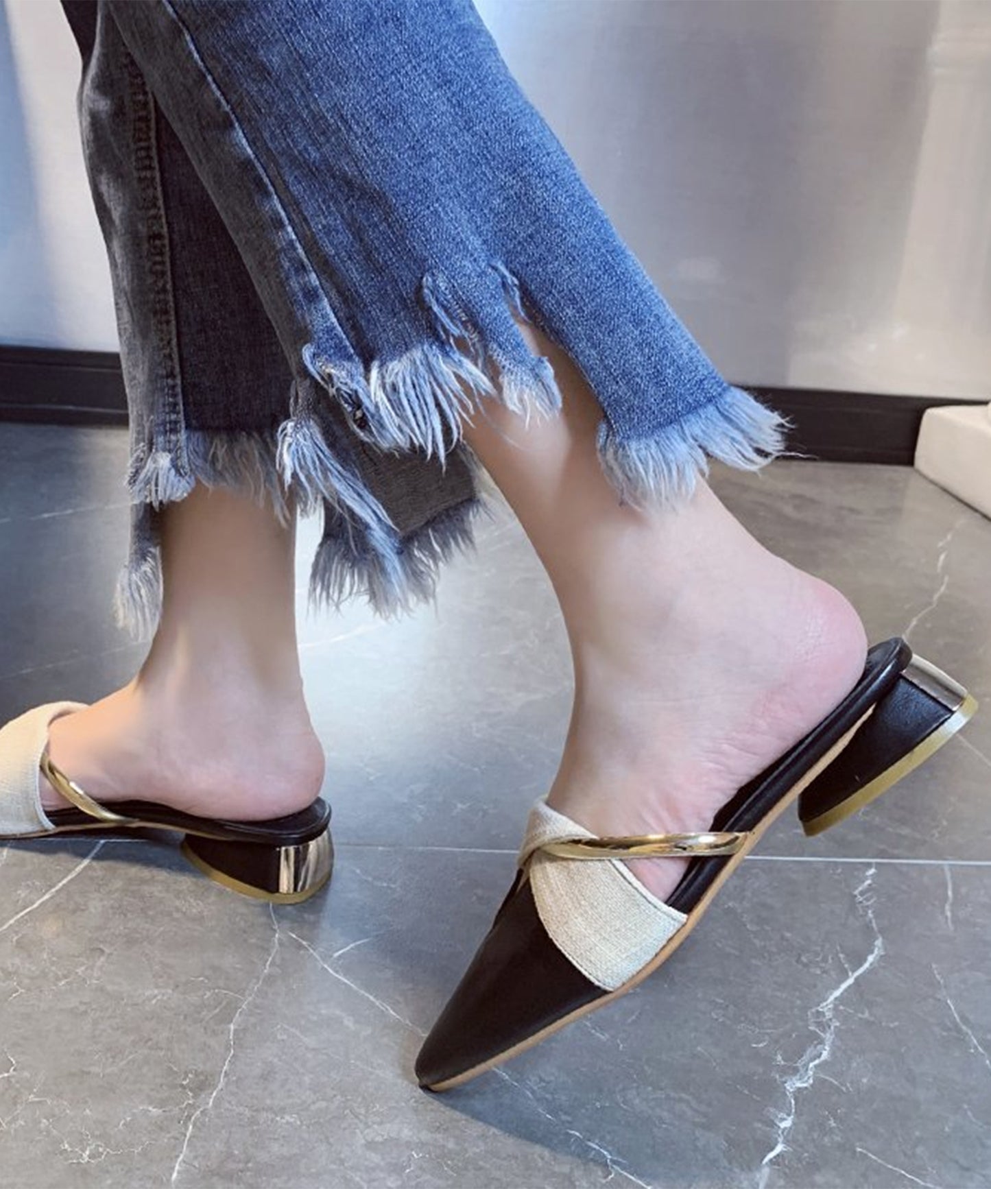 異素材 配色 メタルストラップ ポインテッドトゥ ミュール サンダル