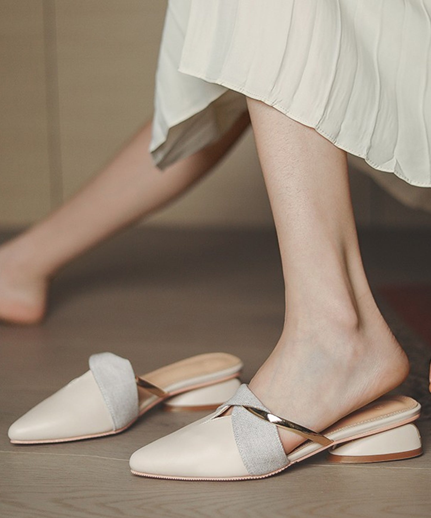 異素材 配色 メタルストラップ ポインテッドトゥ ミュール サンダル