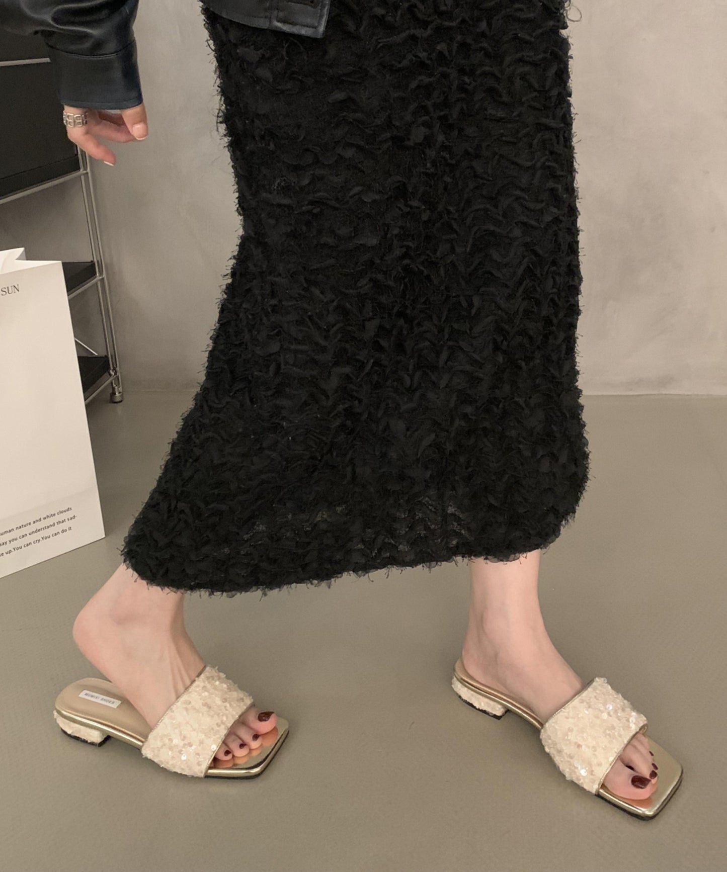 スパンコール ナロー スクエアトゥ ローヒール ミュール サンダル