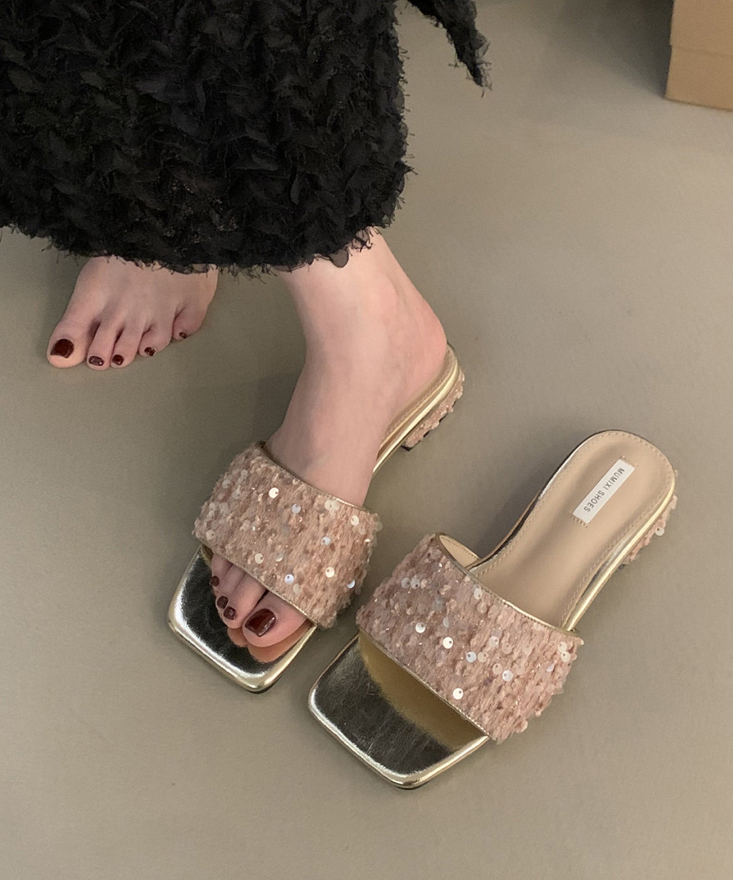 スパンコール ナロー スクエアトゥ ローヒール ミュール サンダル