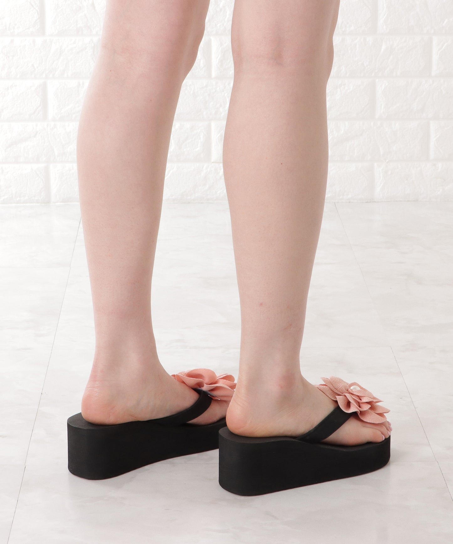 厚底フラワービーチサンダル